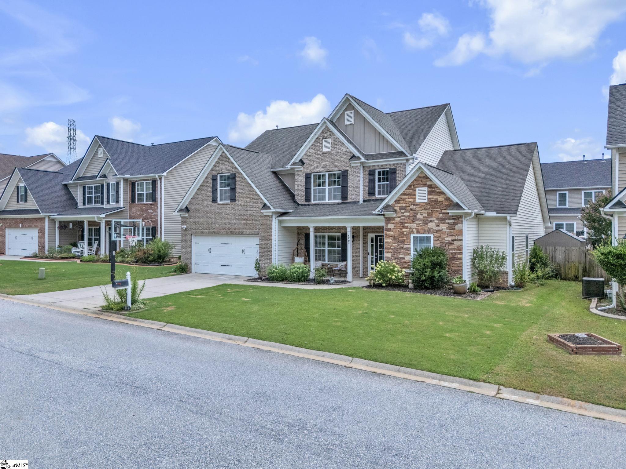 223 Heathermoor Way Simpsonville, SC 29680