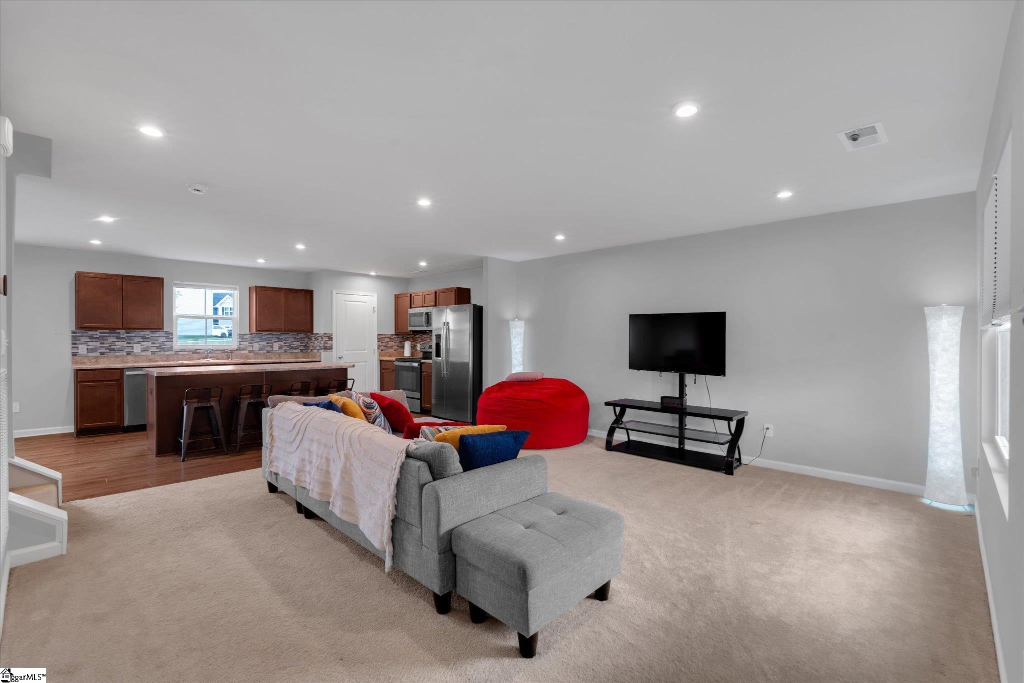 819 Throckmorton Court Greenville, SC 29605