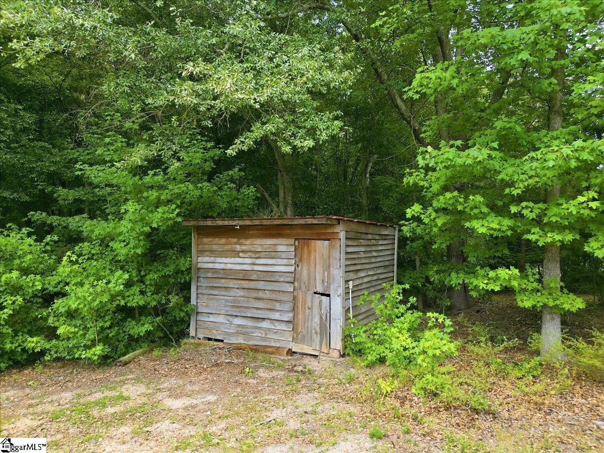 1019 Bannister Road Starr, SC 29684
