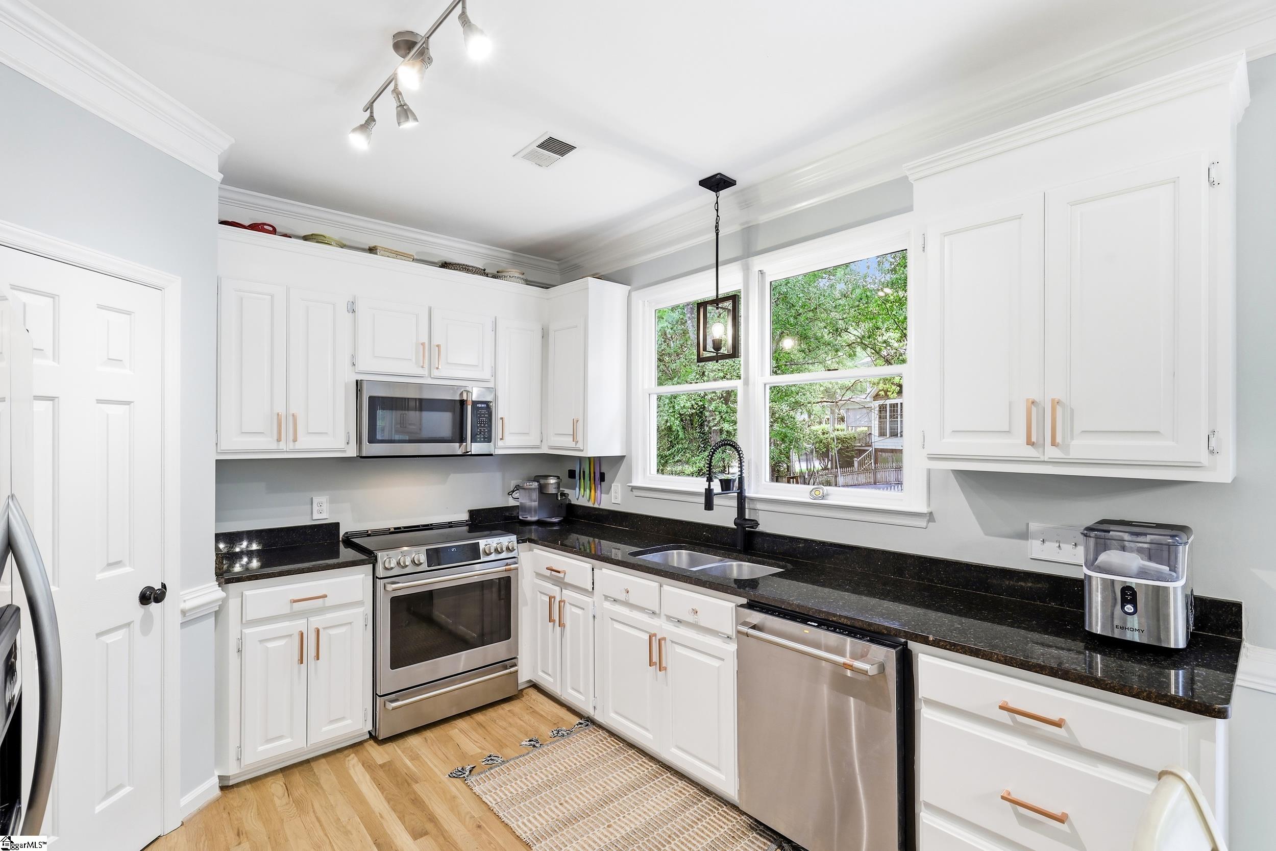 3 Huntsman Court Simpsonville, SC 29680