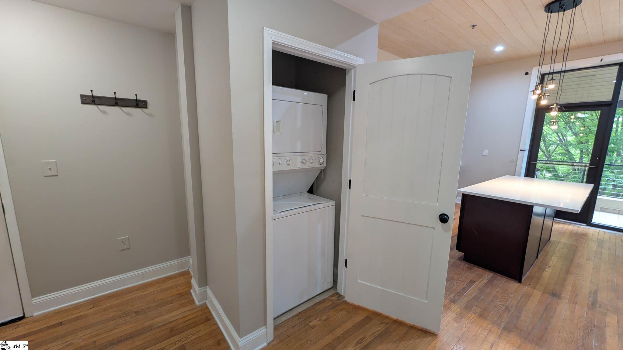 233 N Main Street UNIT Unit 305 Greenville, SC 29601-2166