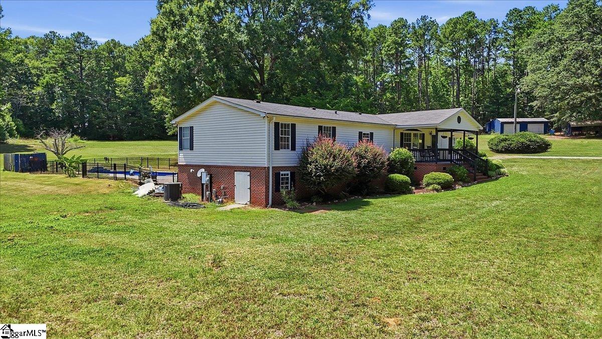 637 Ranch Road Laurens, SC 29360