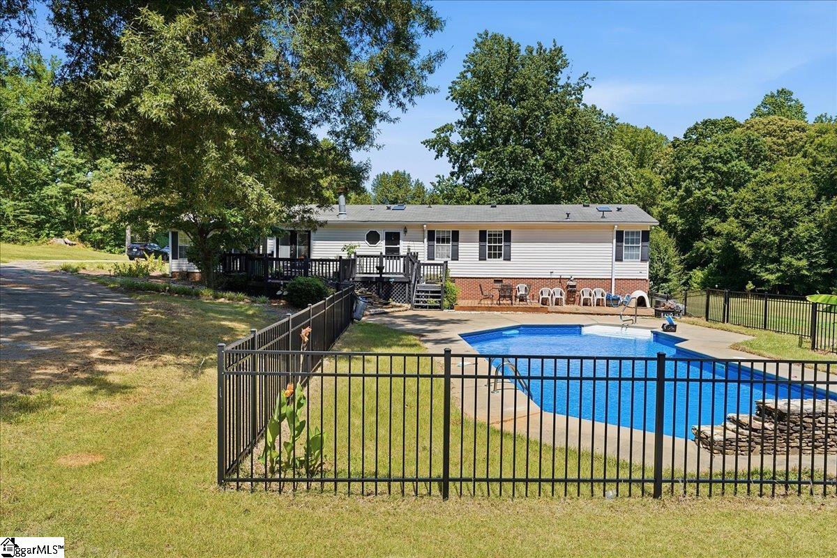 637 Ranch Road Laurens, SC 29360