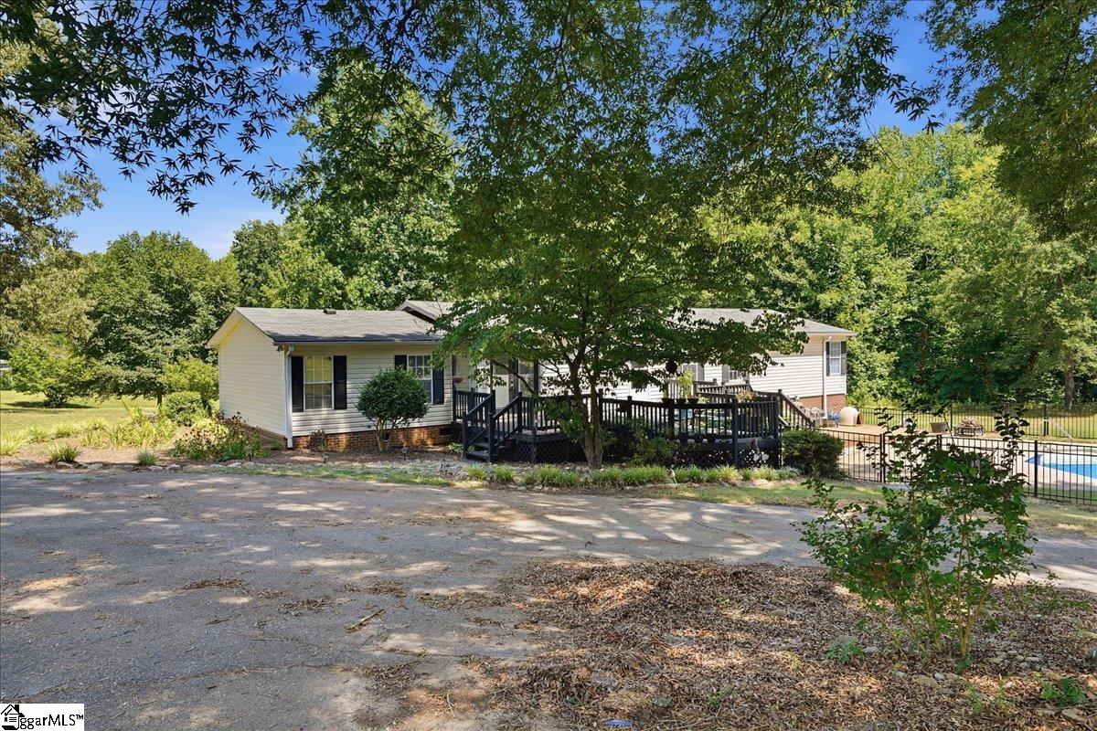637 Ranch Road Laurens, SC 29360