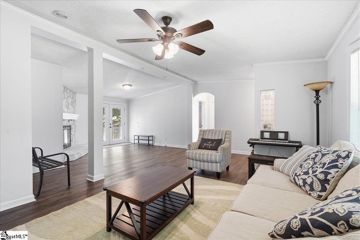 637 Ranch Road Laurens, SC 29360