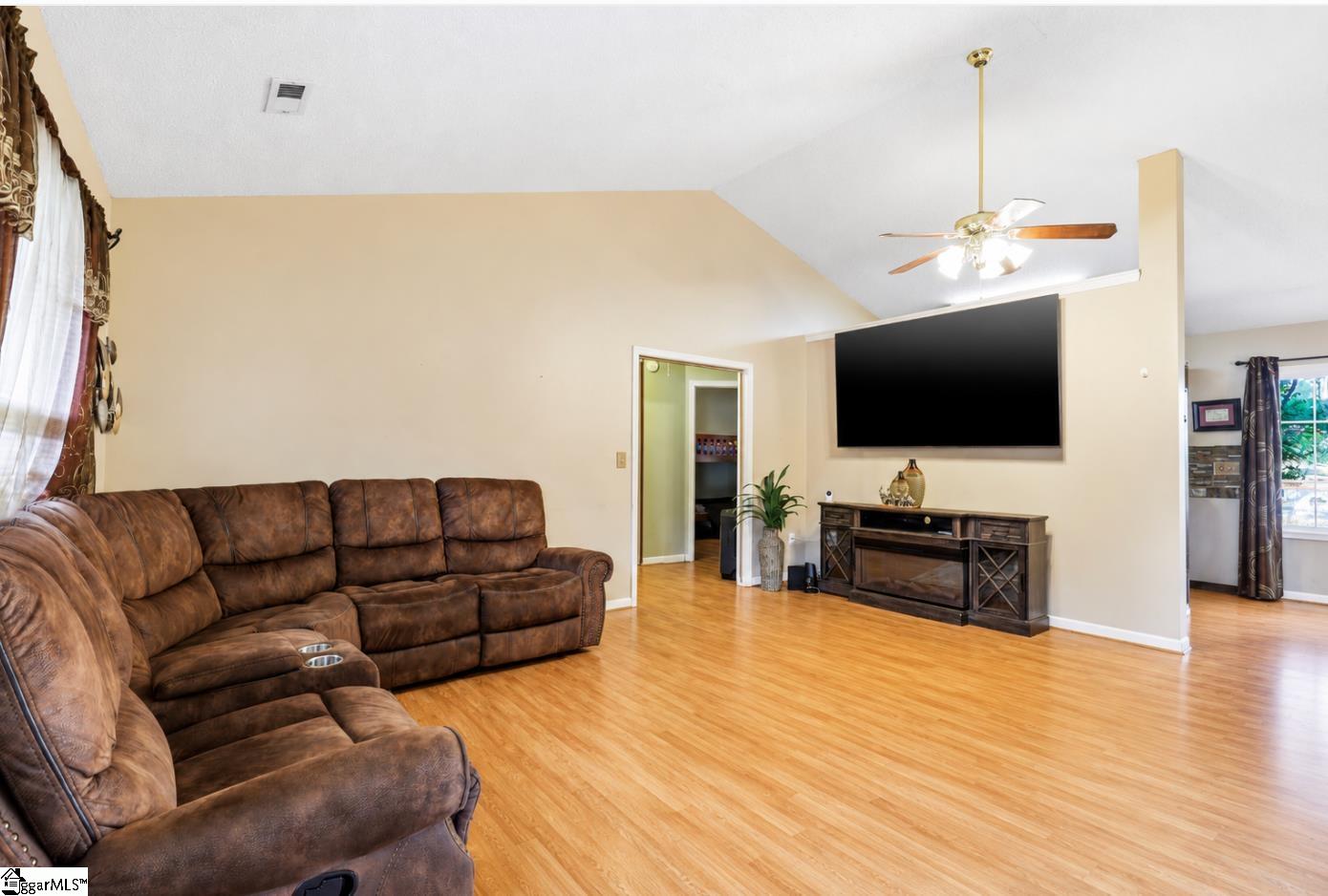 119 E Ridgemount Court Greenville, SC 29617