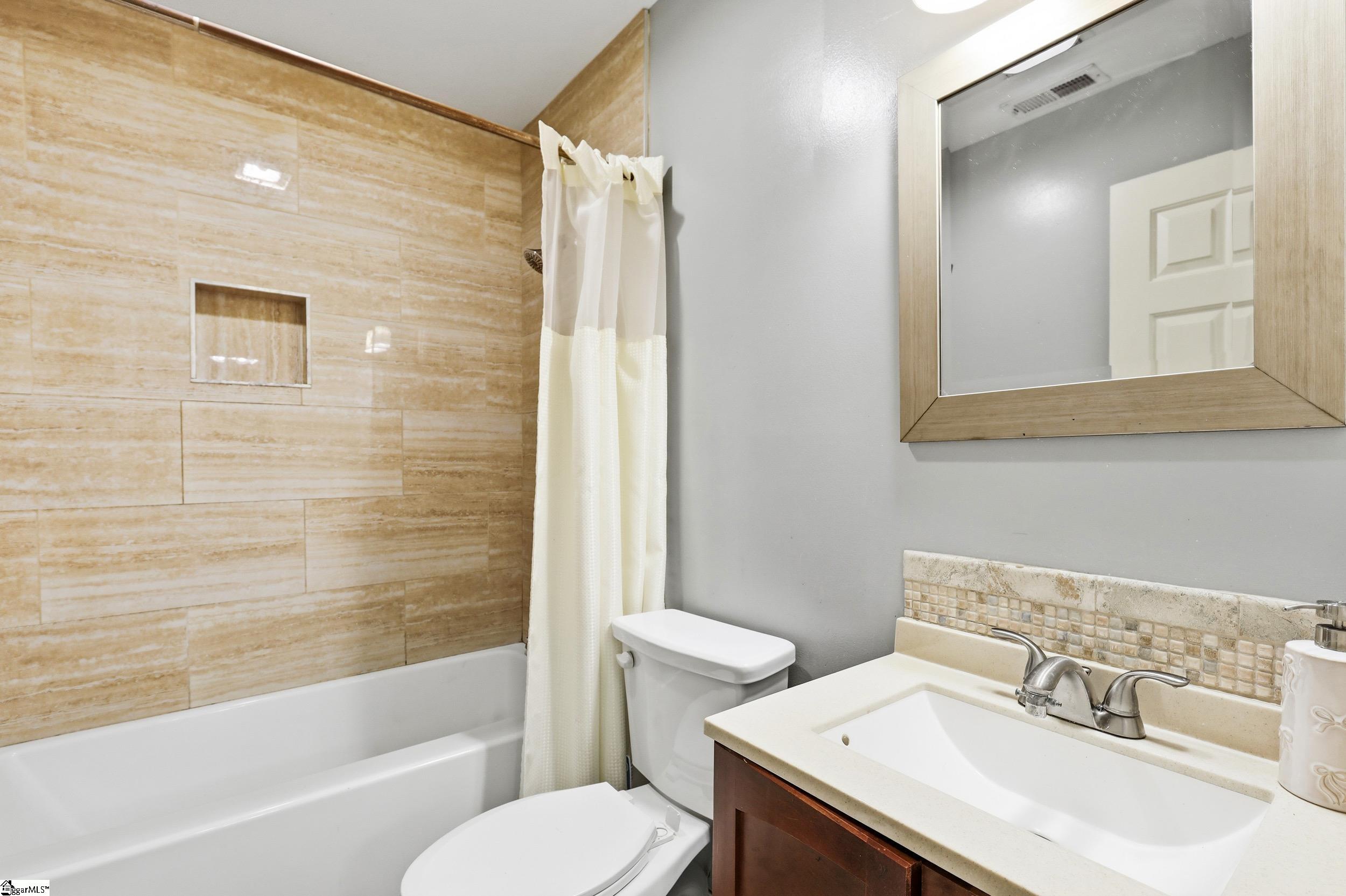 119 E Ridgemount Court Greenville, SC 29617