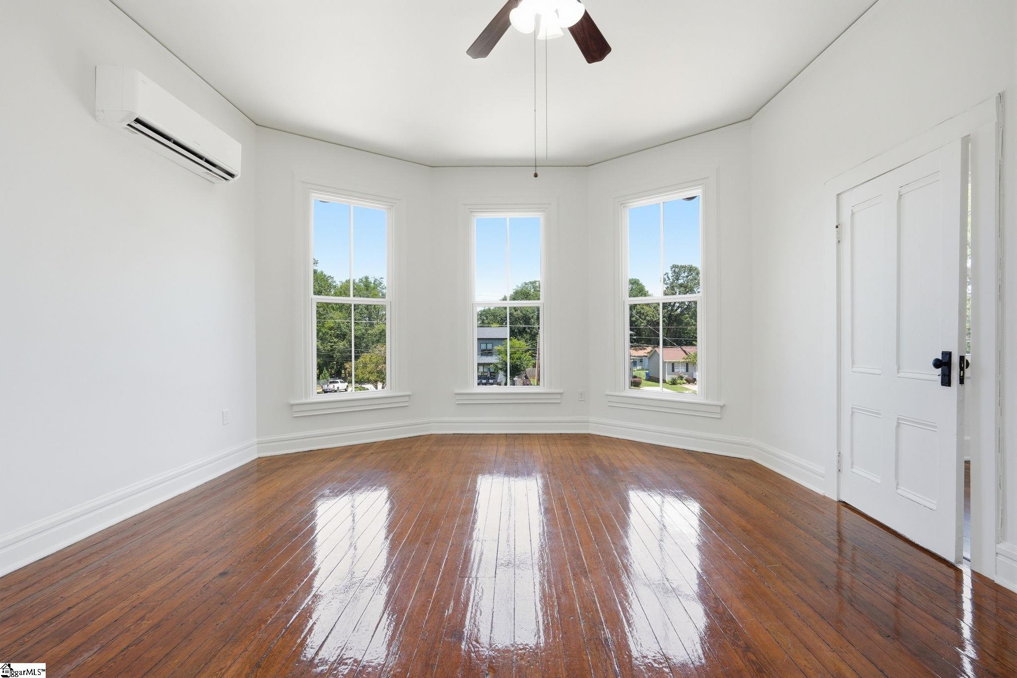 405 Perry Avenue Greenville, SC 29601