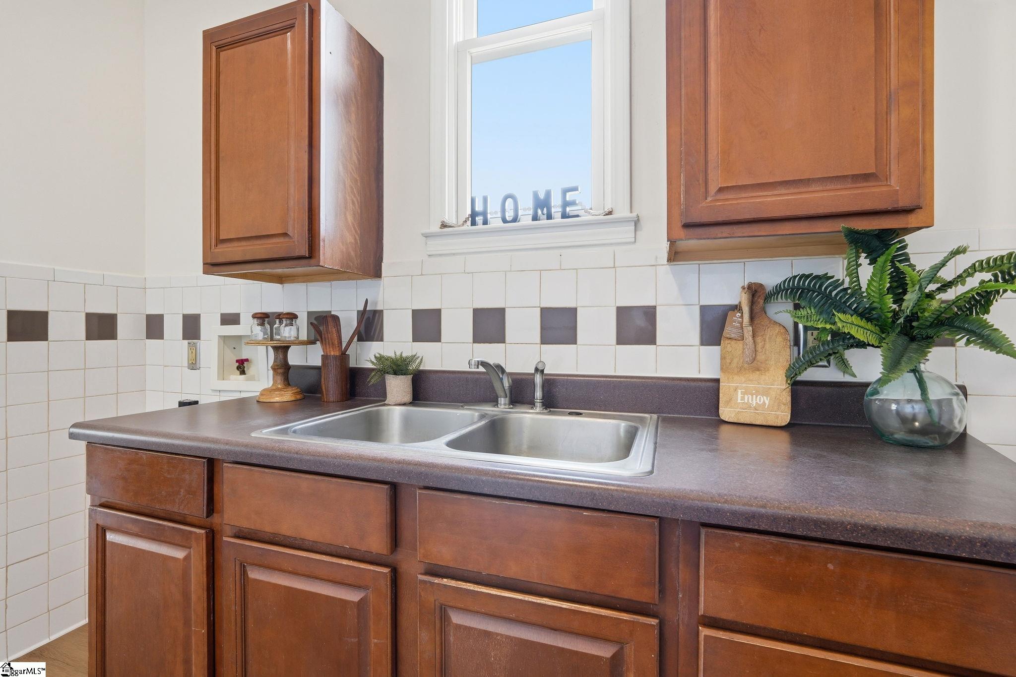 405 Perry Avenue Greenville, SC 29601