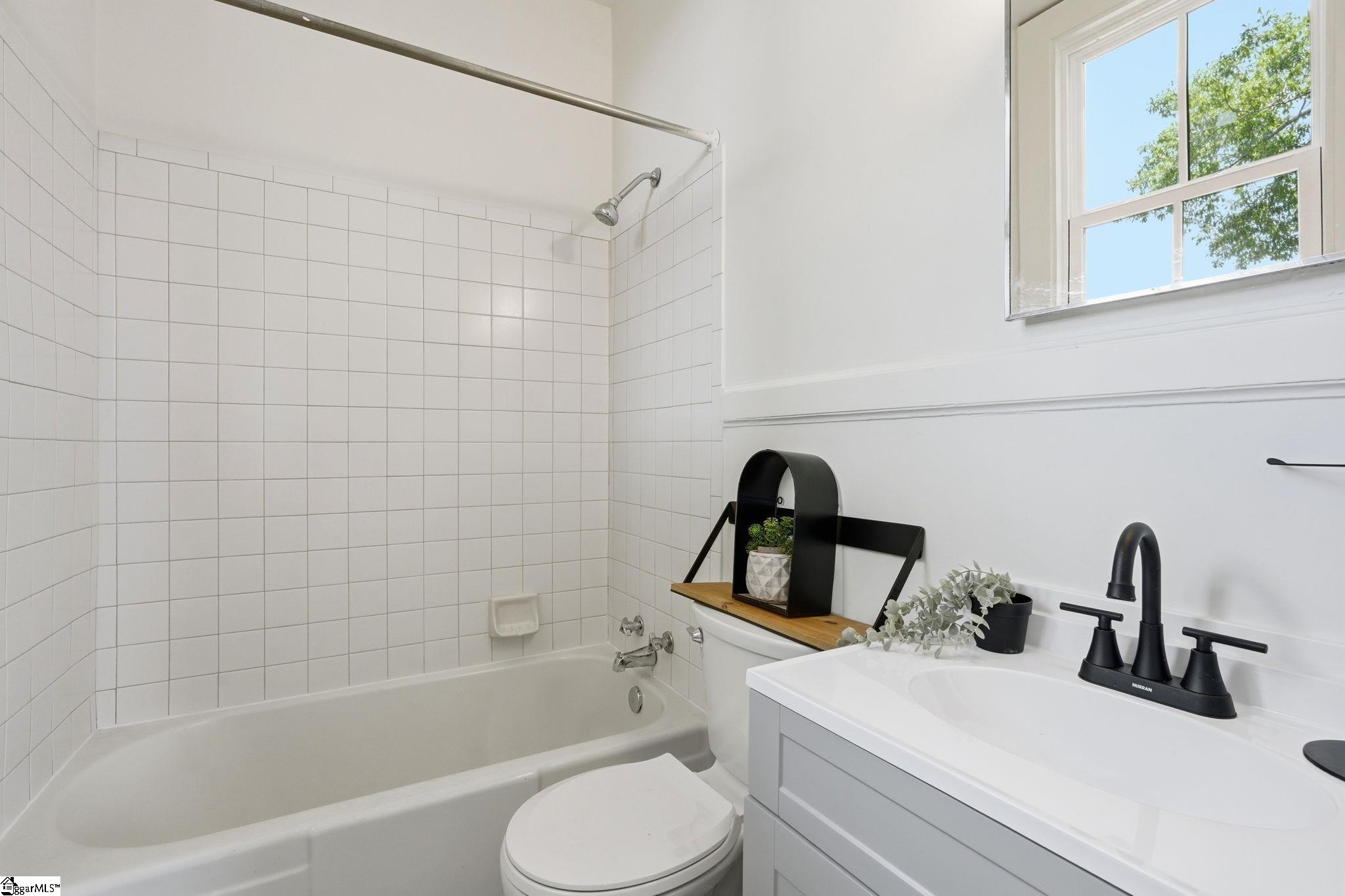 405 Perry Avenue Greenville, SC 29601