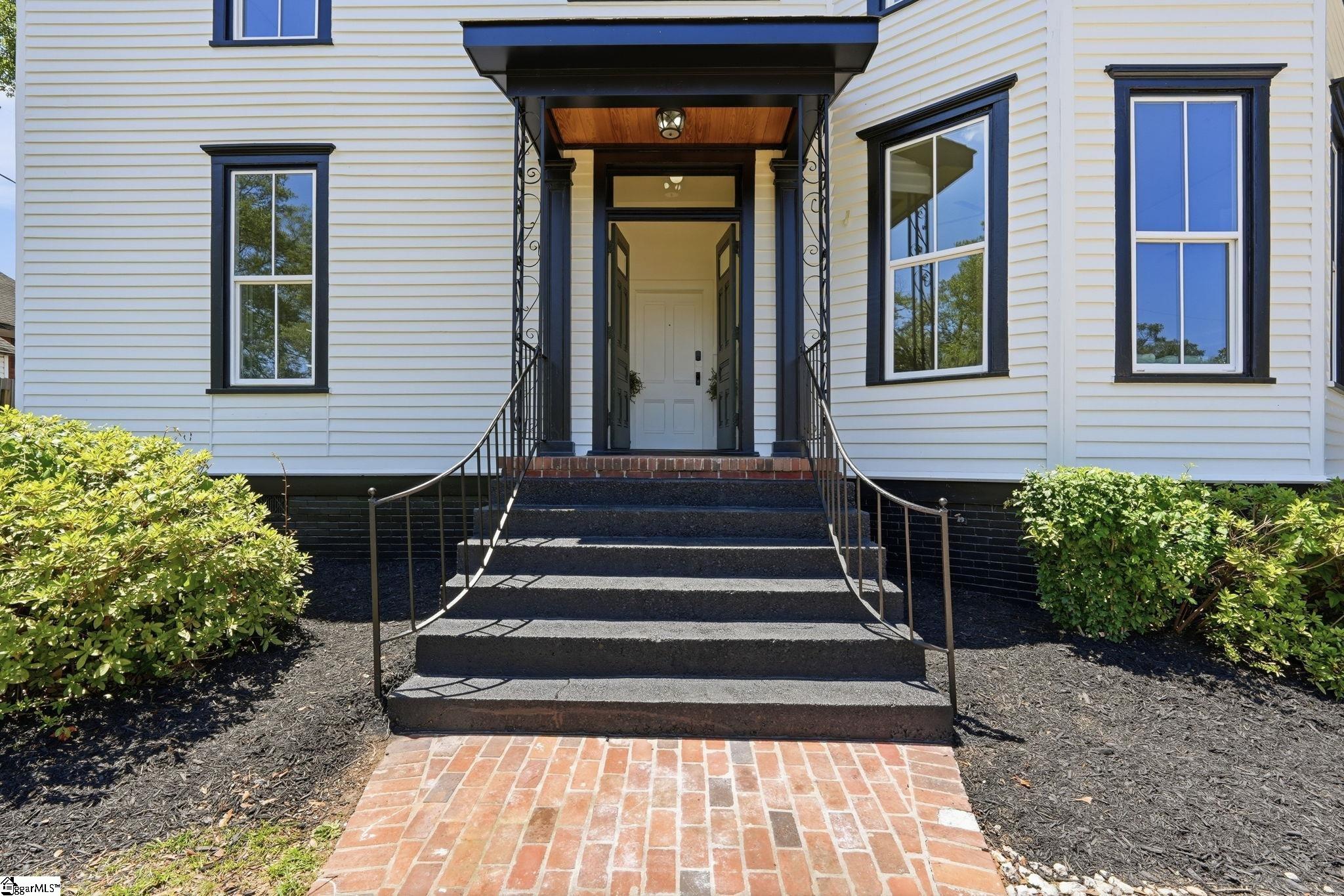 405 Perry Avenue Greenville, SC 29601
