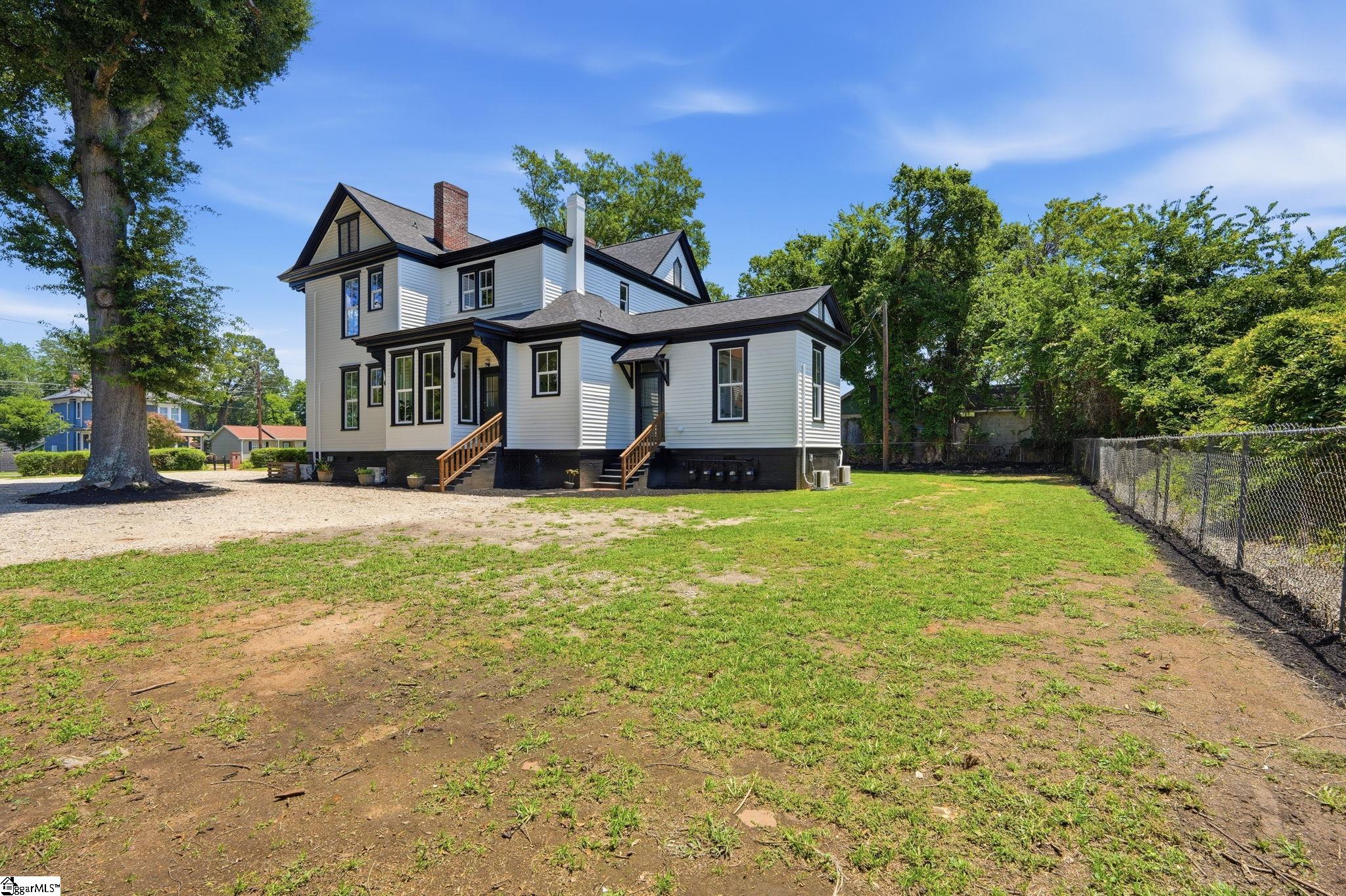 405 Perry Avenue Greenville, SC 29601