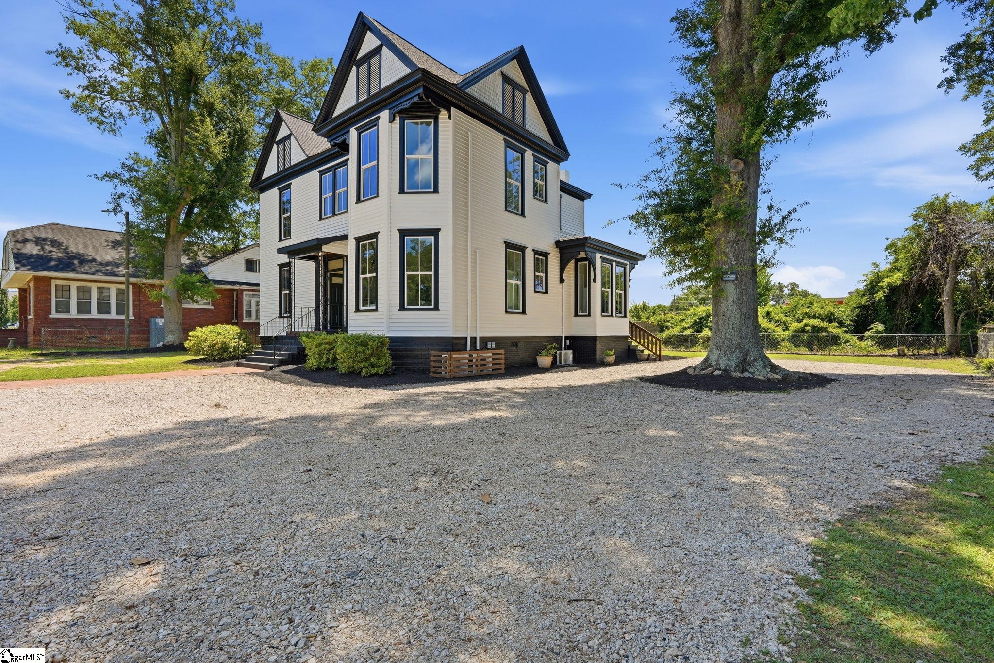 405 Perry Avenue Greenville, SC 29601