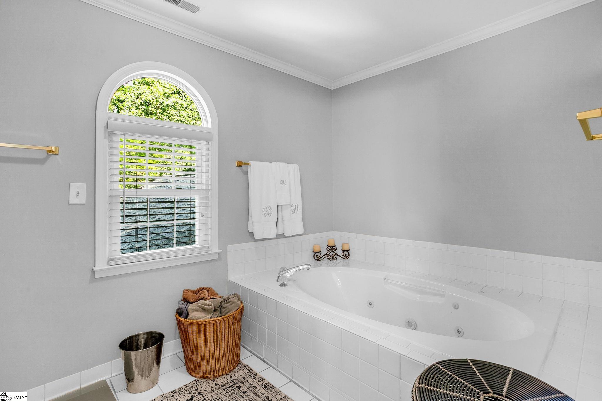 109 Hillsborough Drive Greenville, SC 29615
