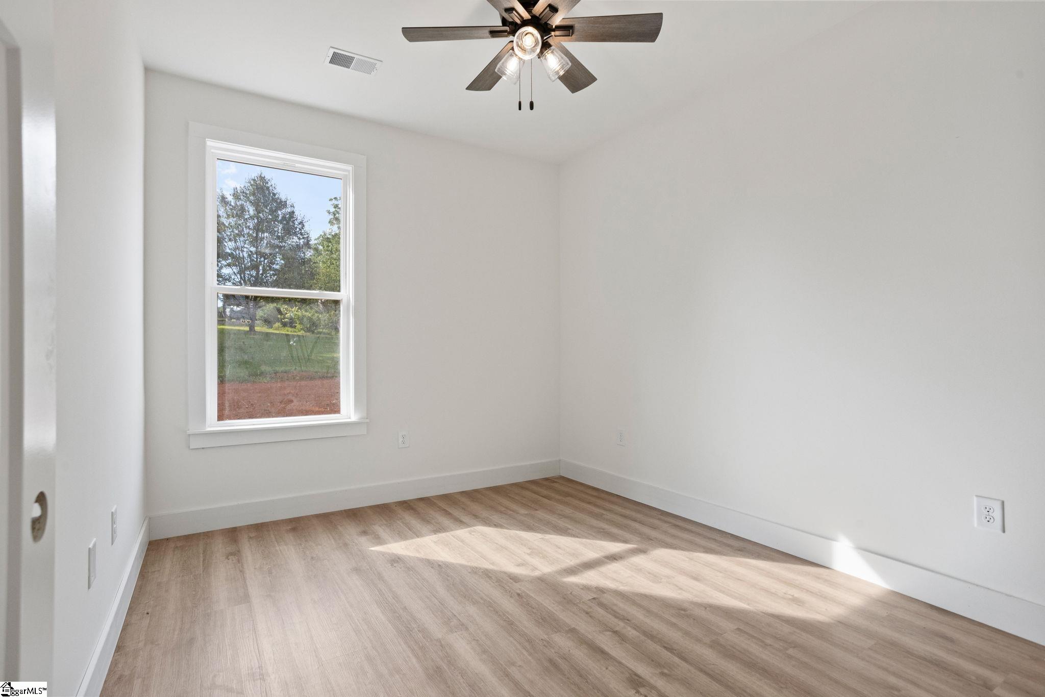 138 Deerfield Drive Wellford, SC 29385