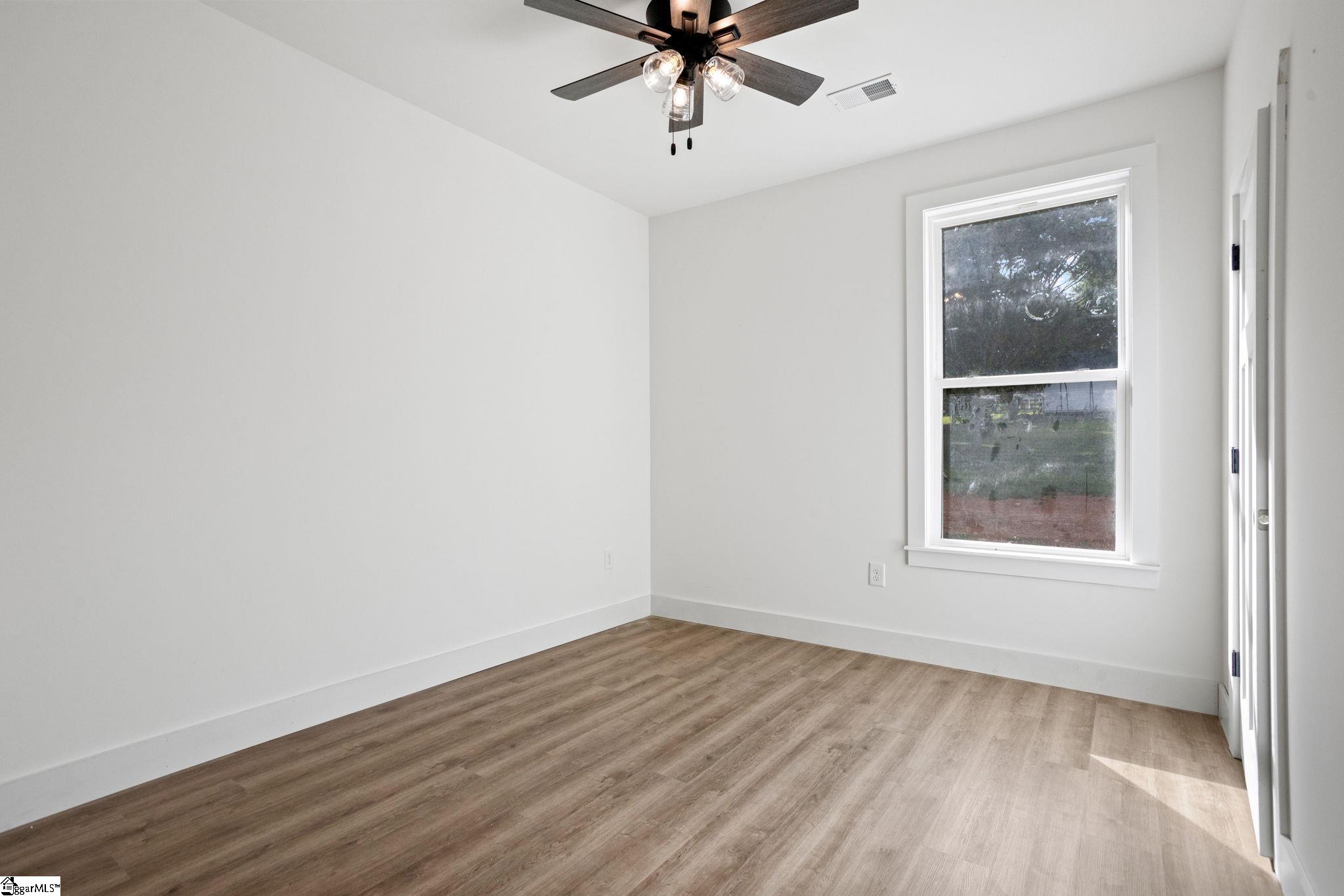 138 Deerfield Drive Wellford, SC 29385