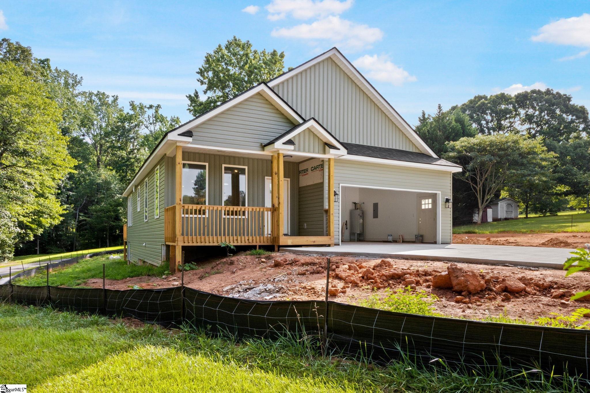138 Deerfield Drive Wellford, SC 29385