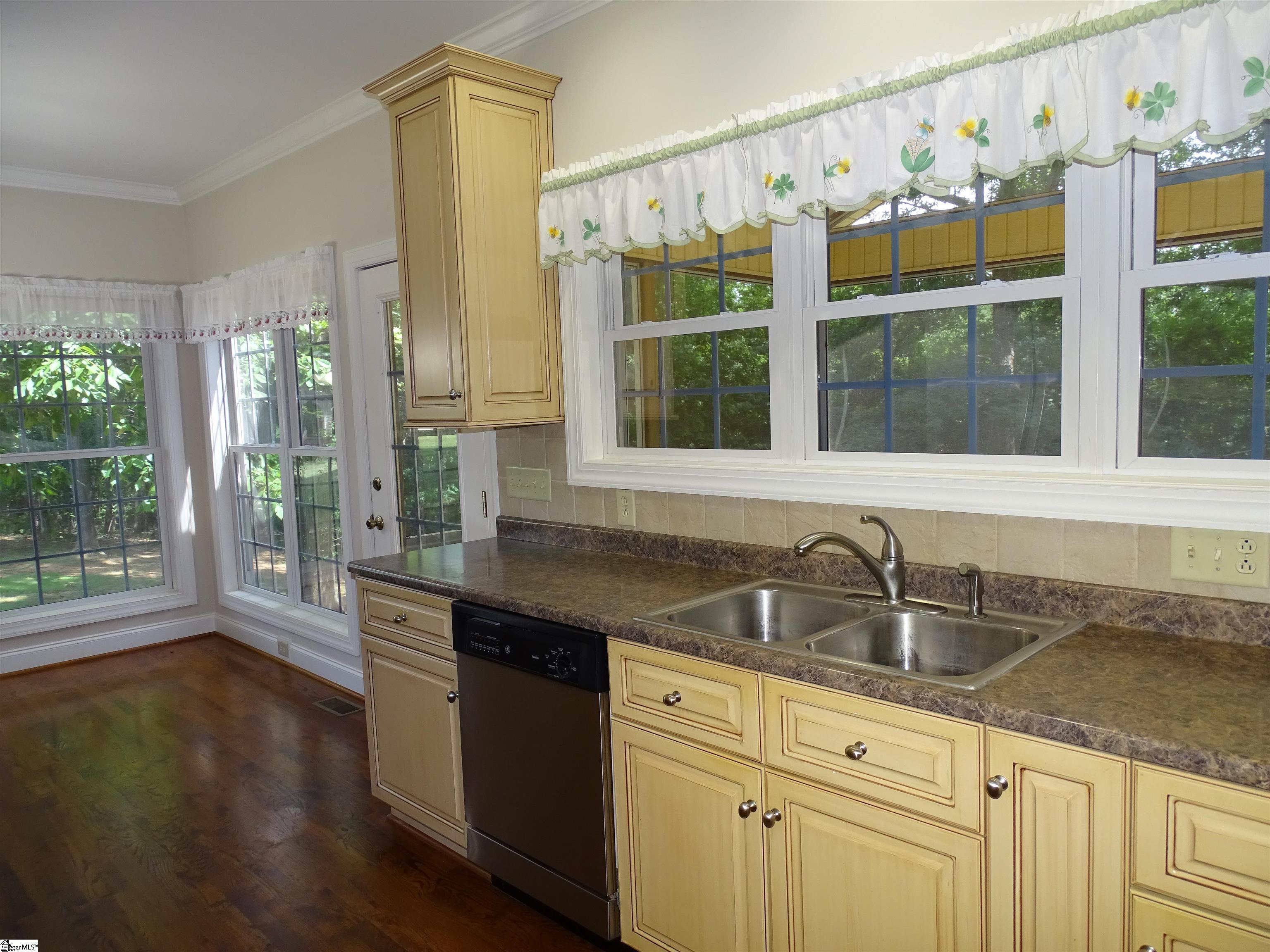 481 Bollweevil Way Wellford, SC 29385