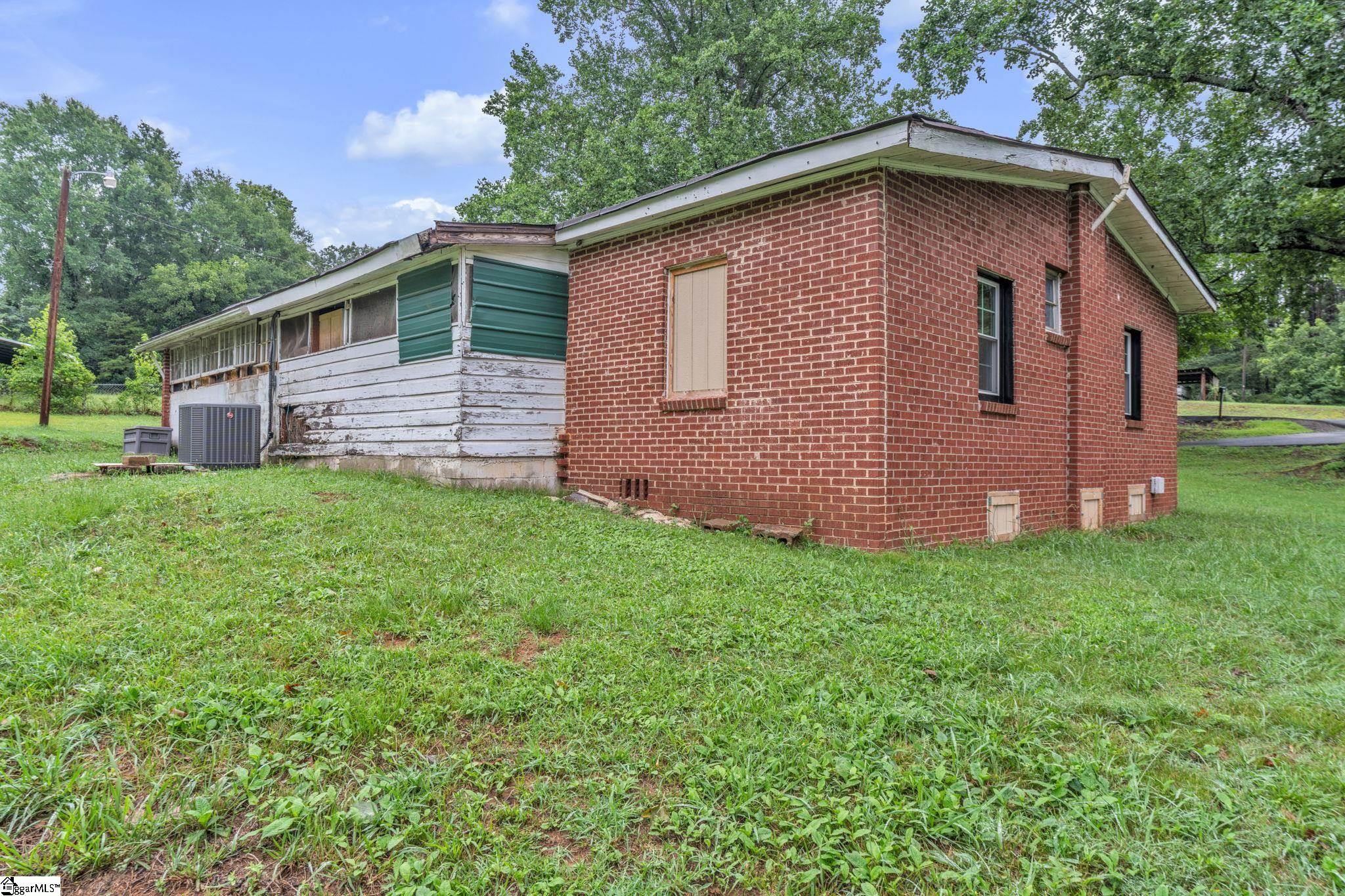 10774 Highway 11 Campobello, SC 29322