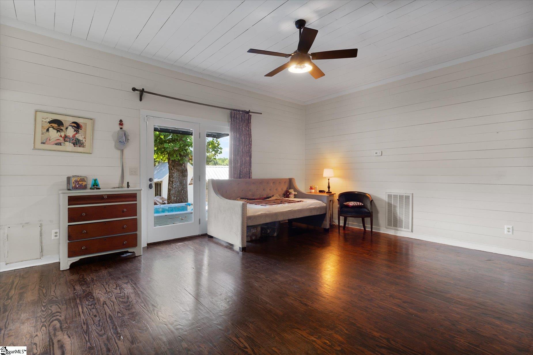 1124 Tugaloo Road Landrum, SC 29356