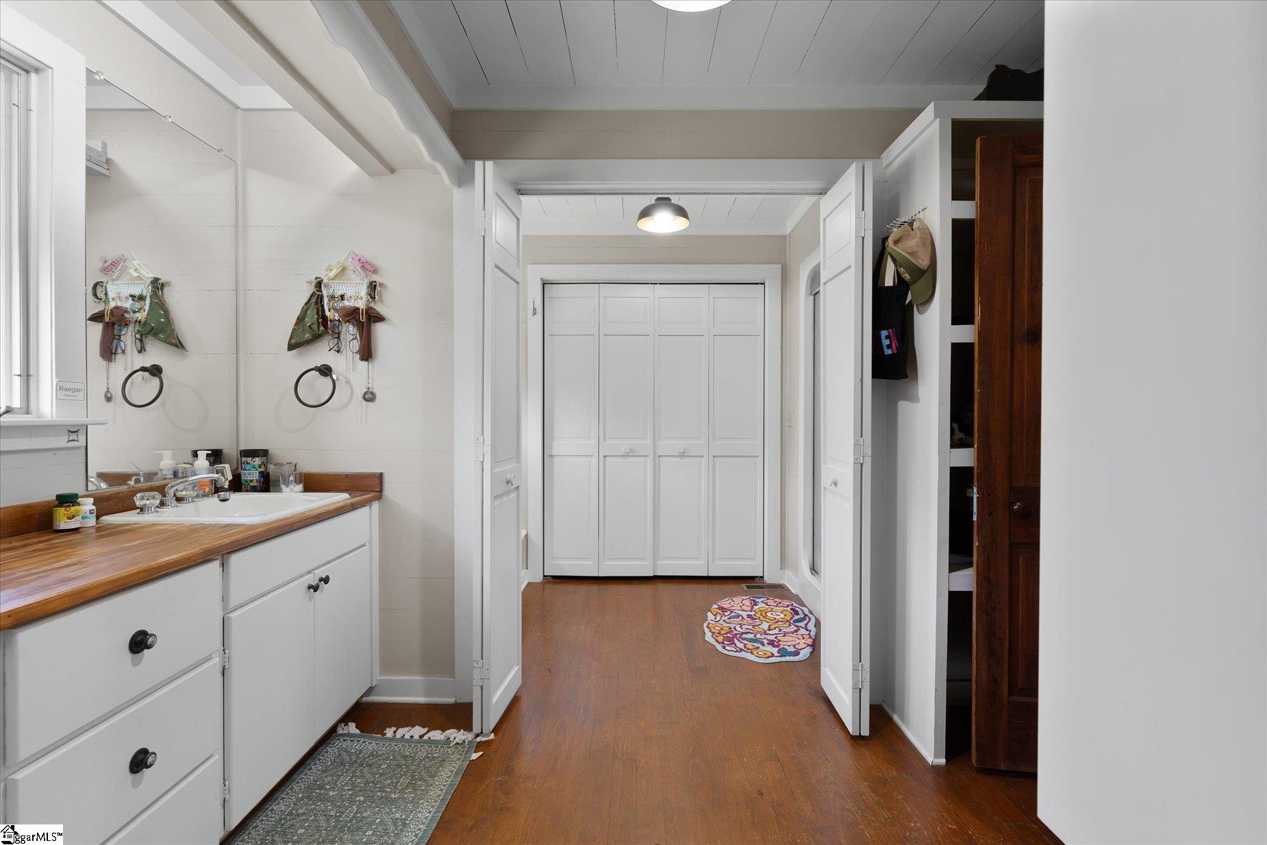 1124 Tugaloo Road Landrum, SC 29356