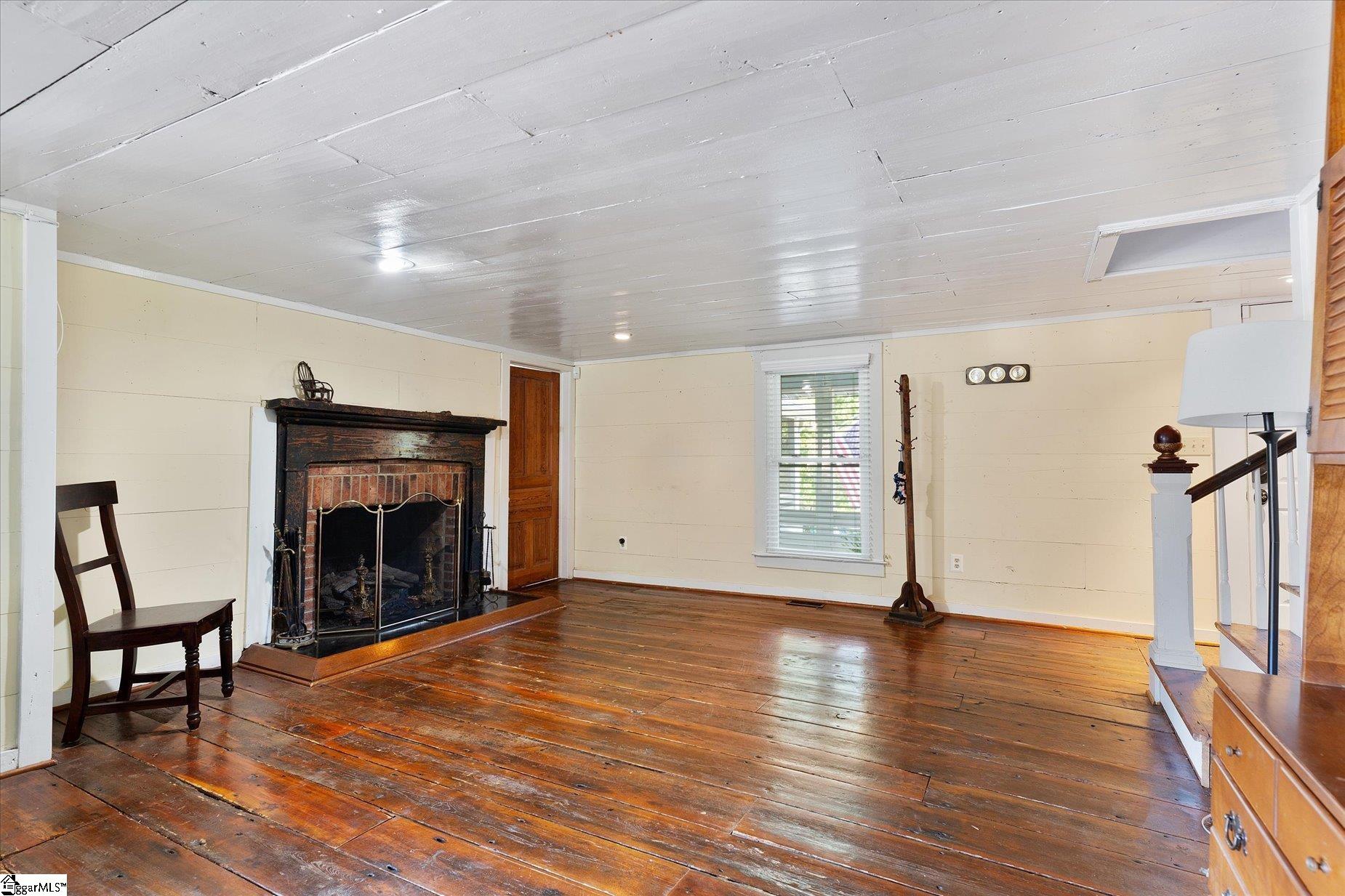 1124 Tugaloo Road Landrum, SC 29356