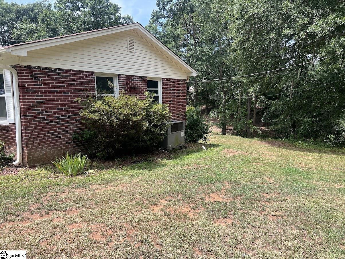 213 Hillcrest Circle Anderson, SC 29624