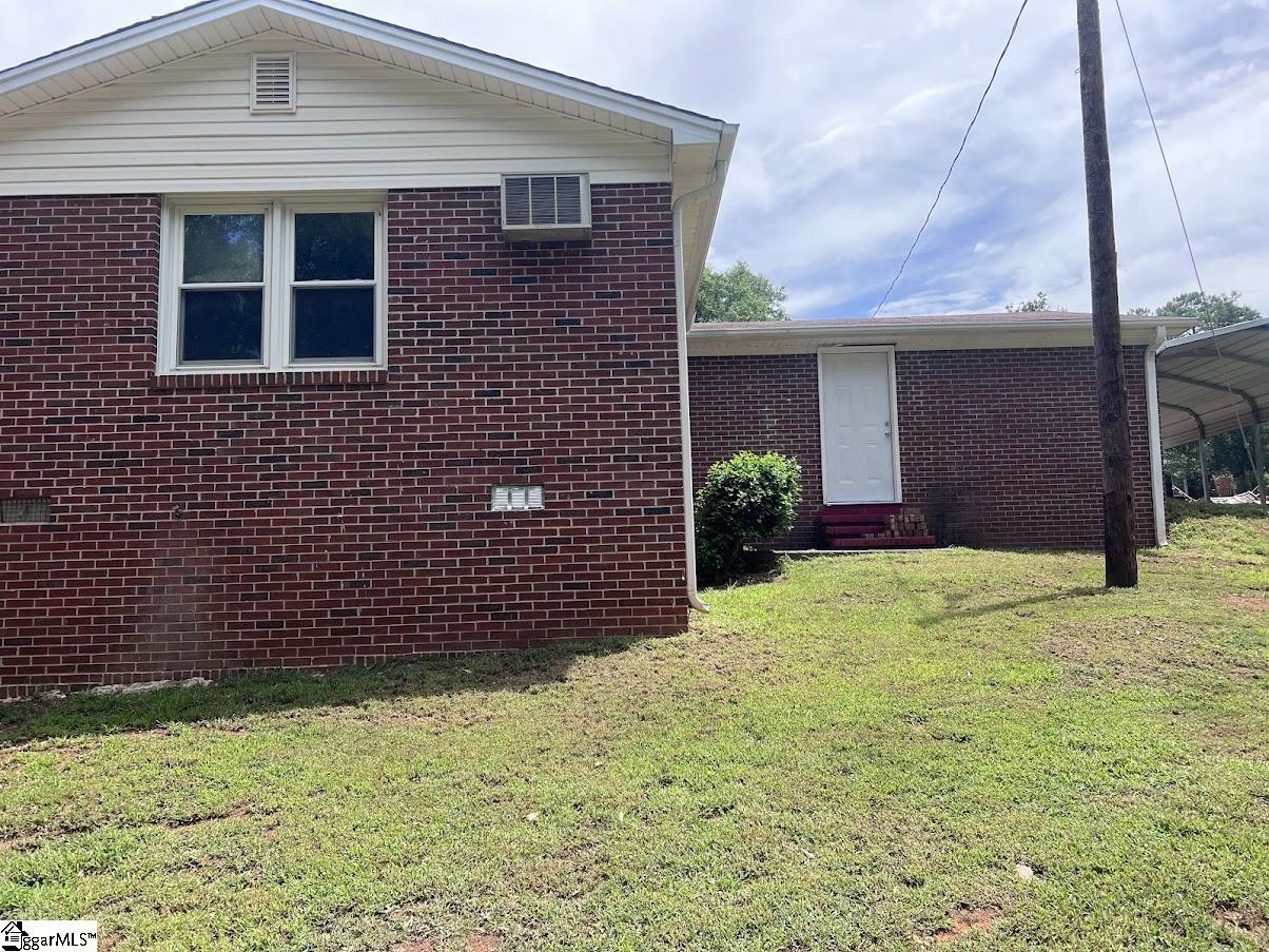 213 Hillcrest Circle Anderson, SC 29624