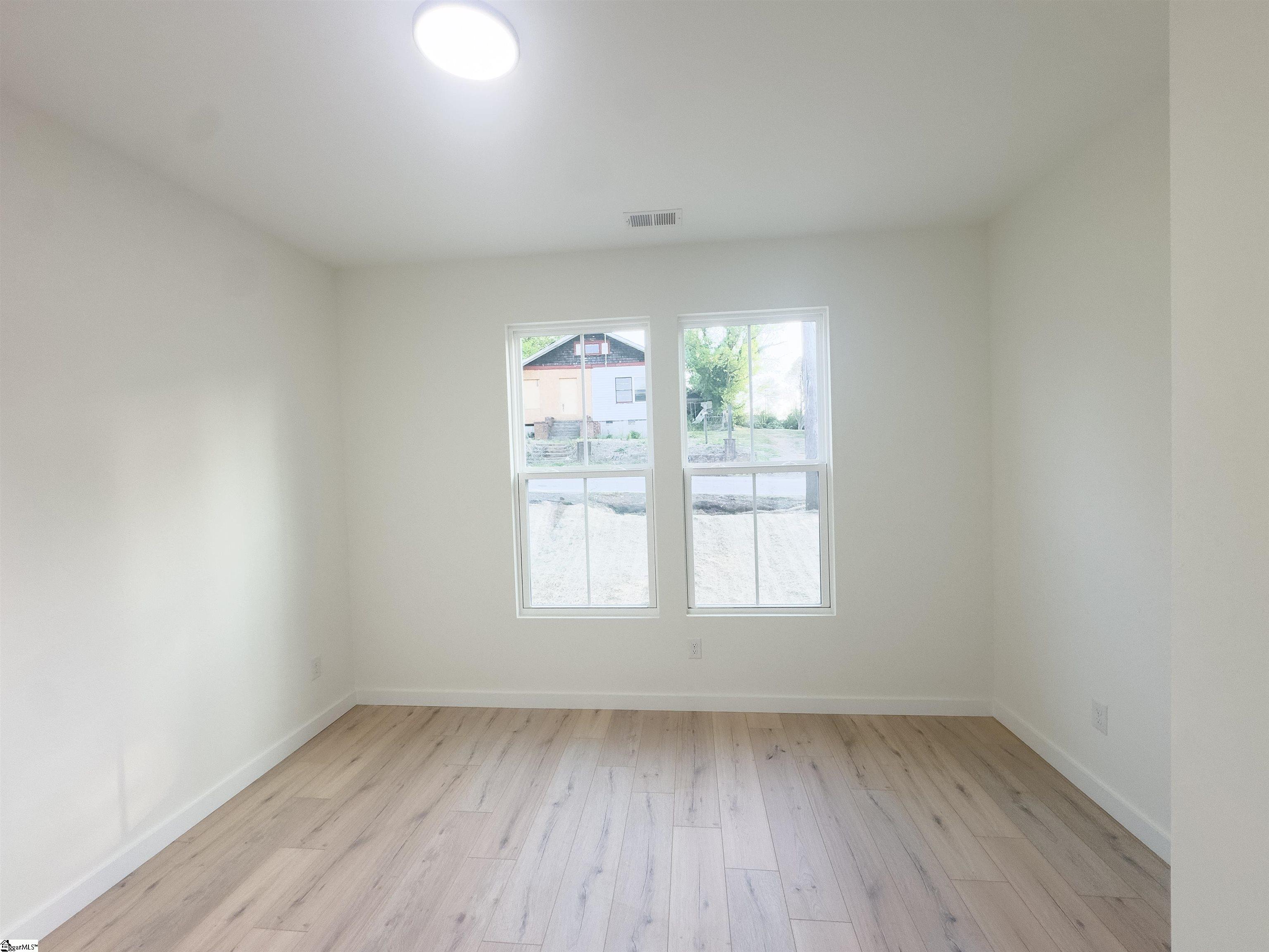 193 Wood Street Spartanburg, SC 29303