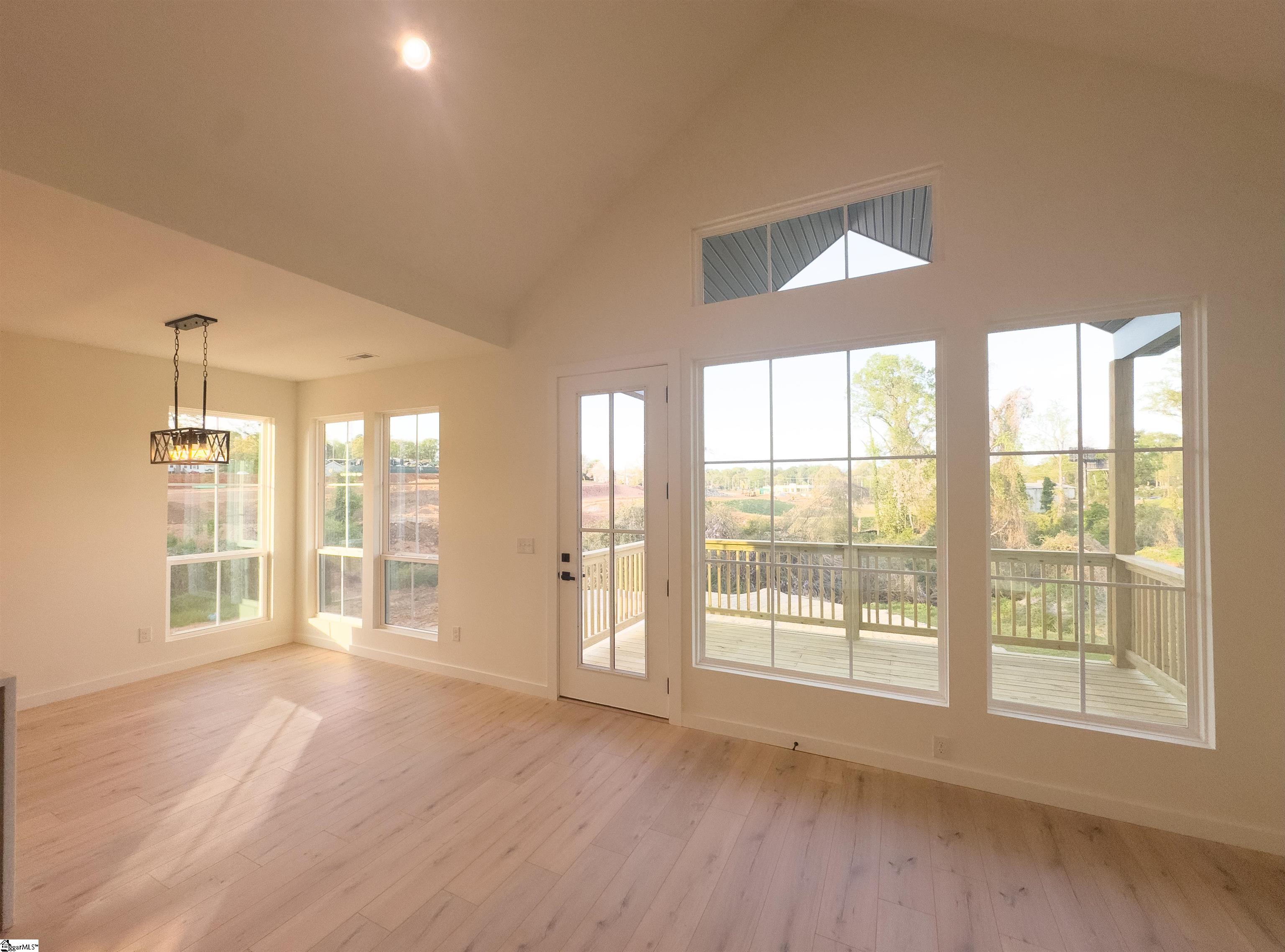 193 Wood Street Spartanburg, SC 29303