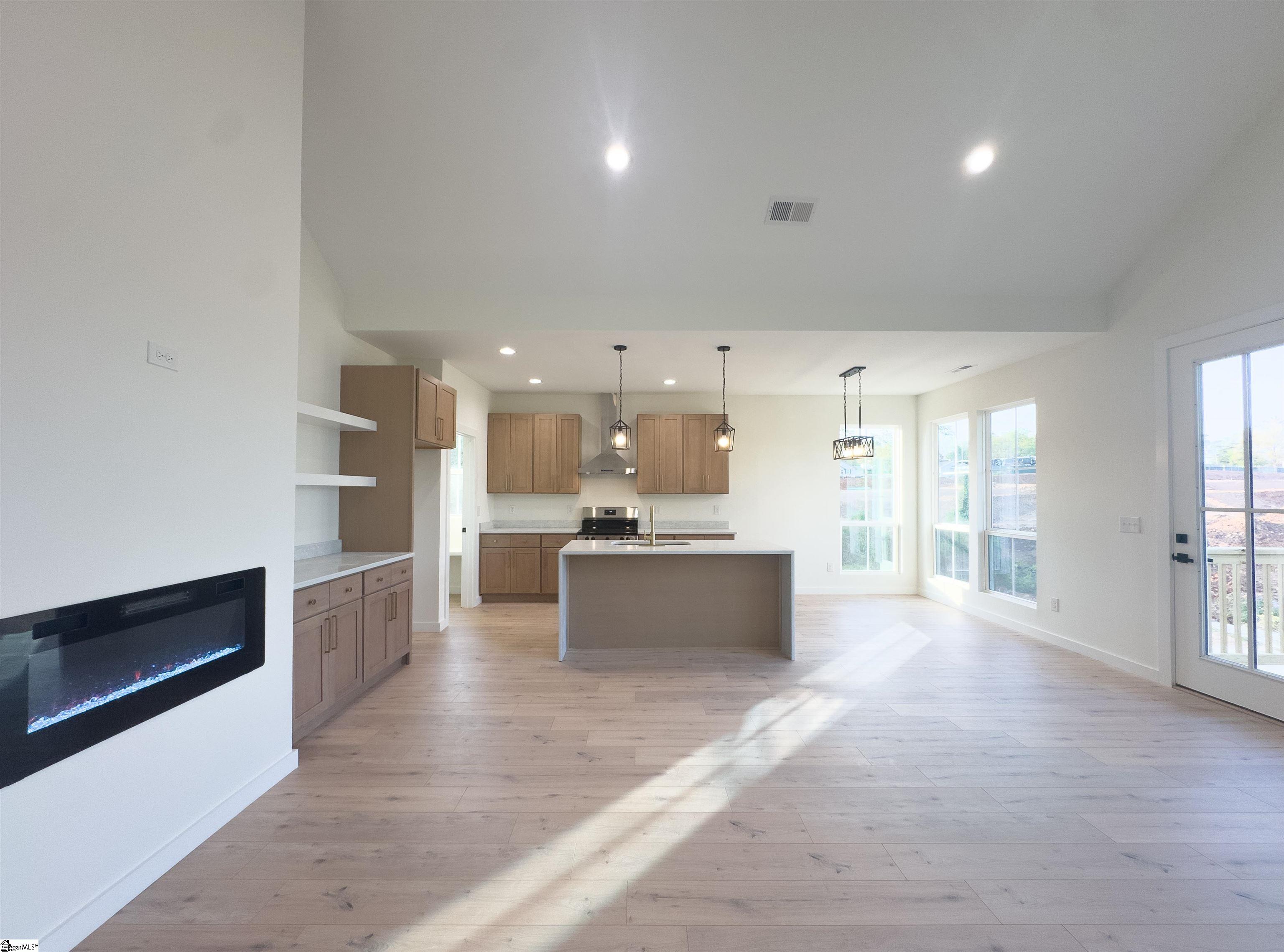 193 Wood Street Spartanburg, SC 29303