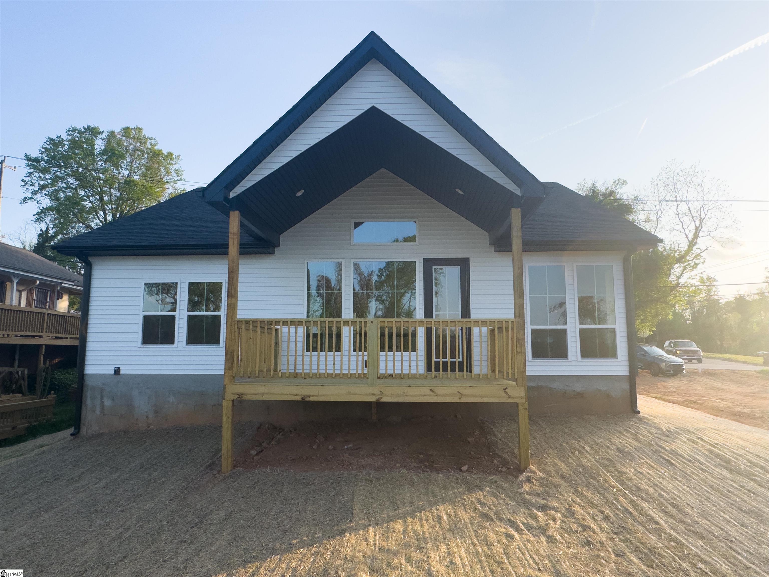 193 Wood Street Spartanburg, SC 29303