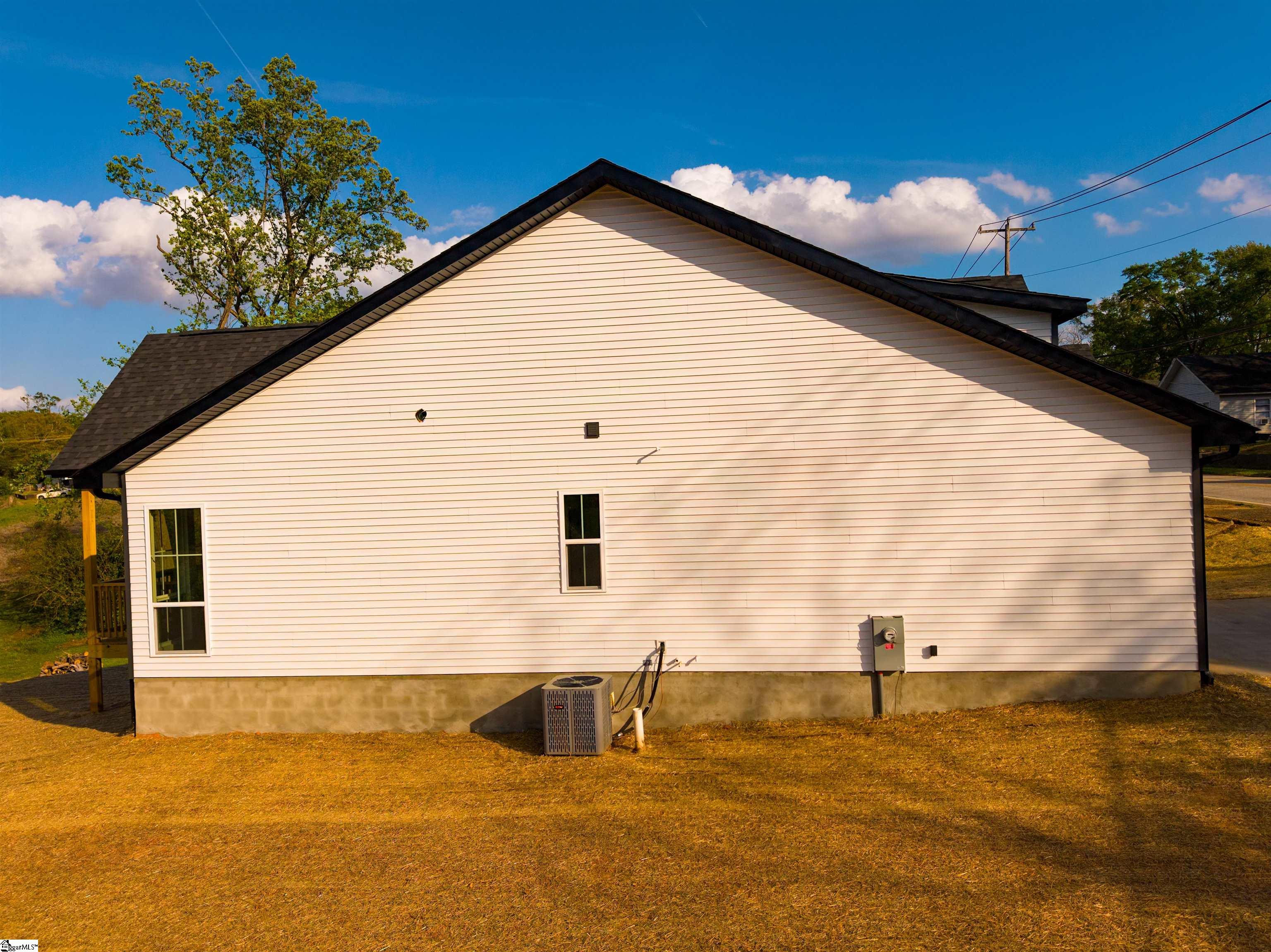 193 Wood Street Spartanburg, SC 29303