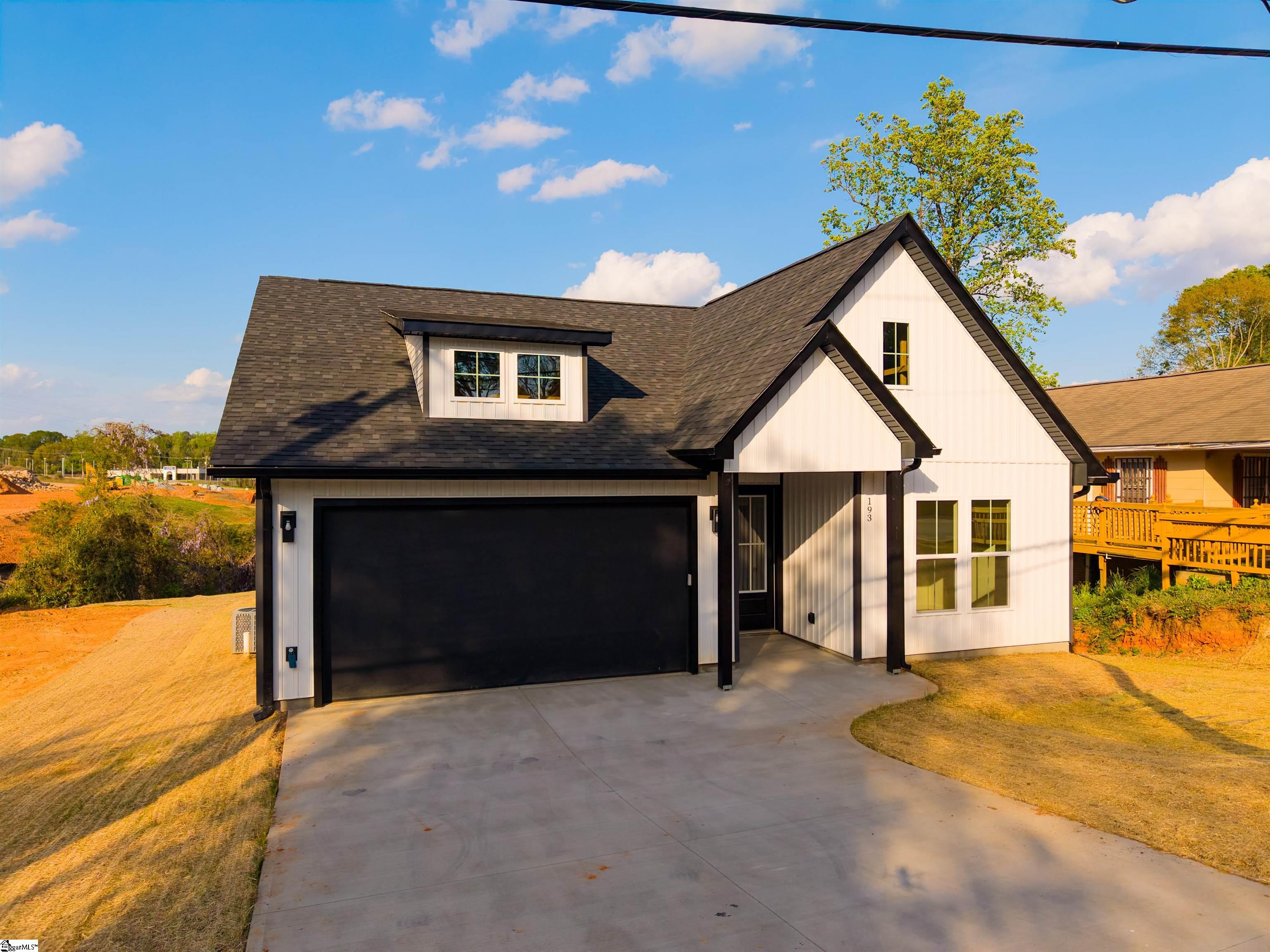 193 Wood Street Spartanburg, SC 29303