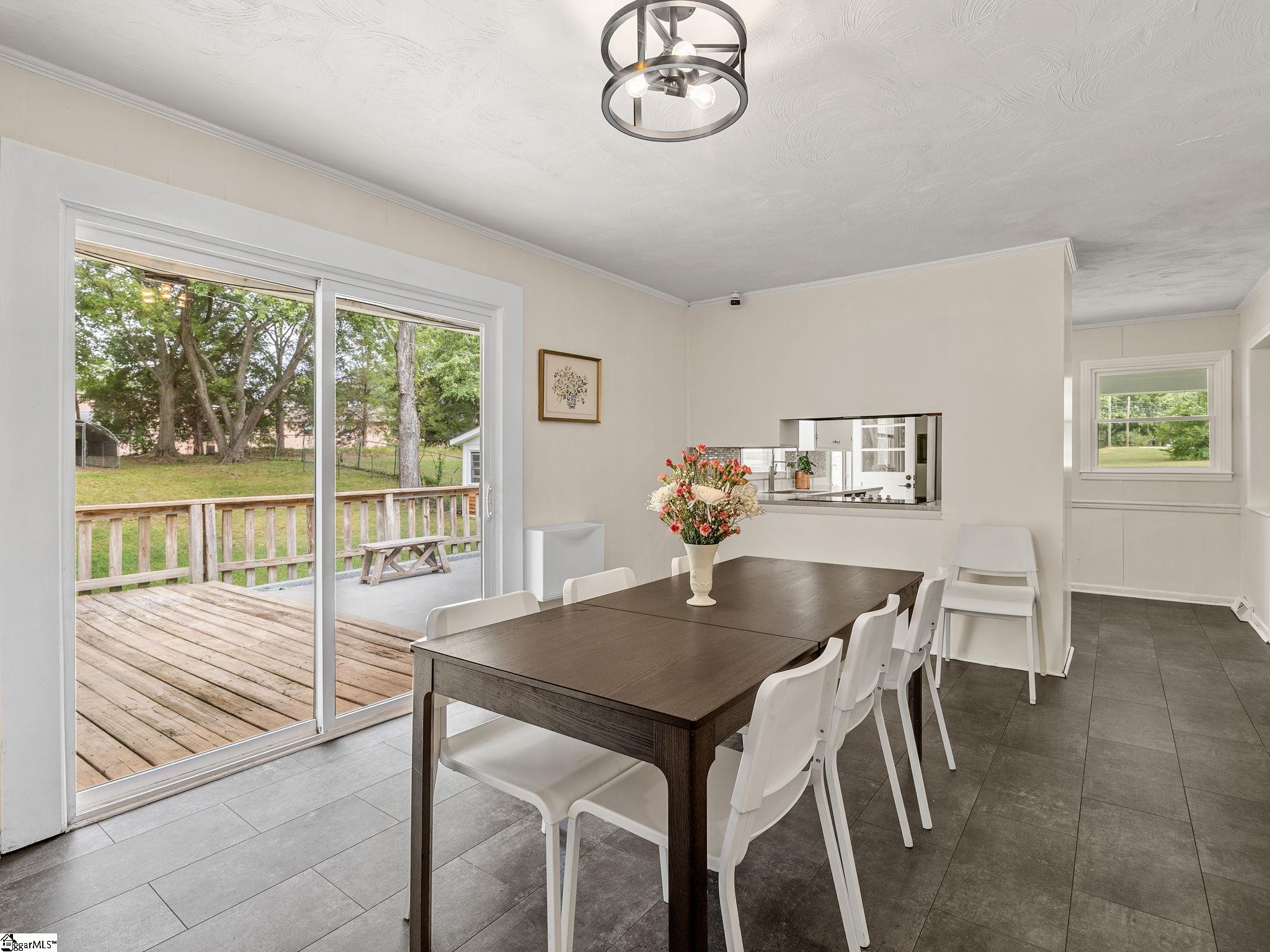 304 Earl Drive Spartanburg, SC 29306