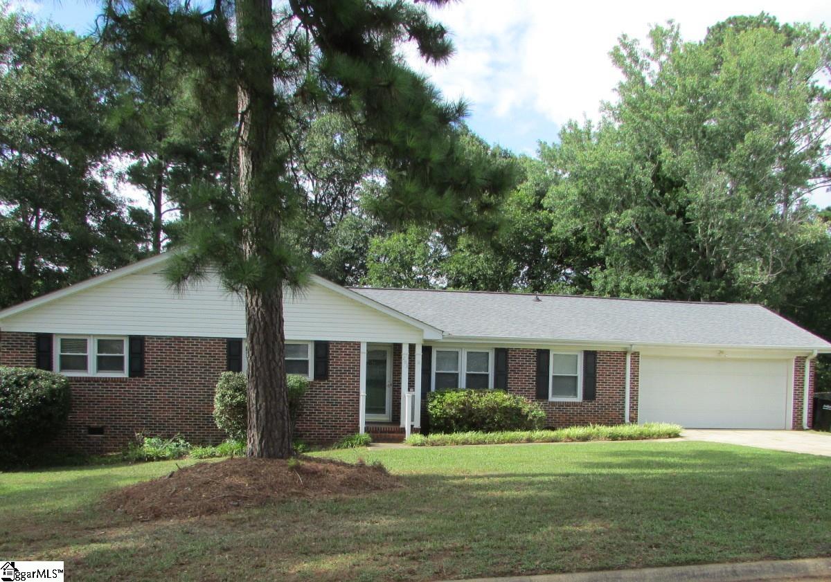 203 Pine Tree Drive Simpsonville, SC 29680
