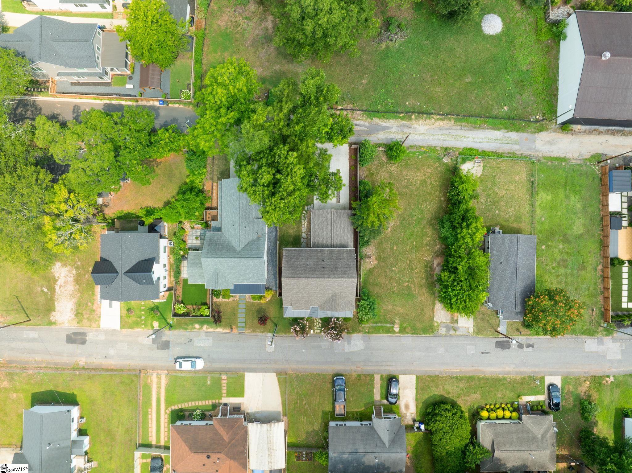 9 Winn Street Greenville, SC 29601