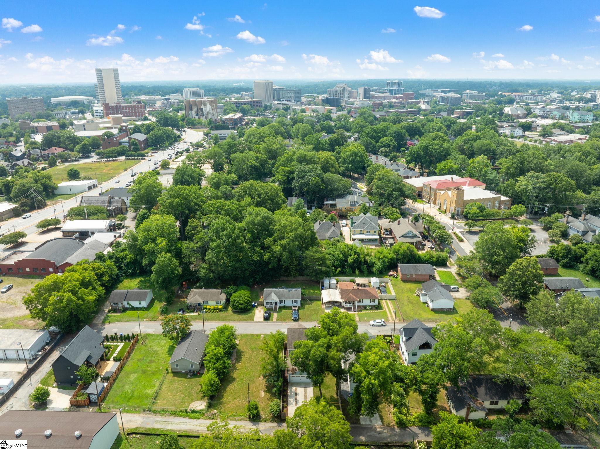 9 Winn Street Greenville, SC 29601