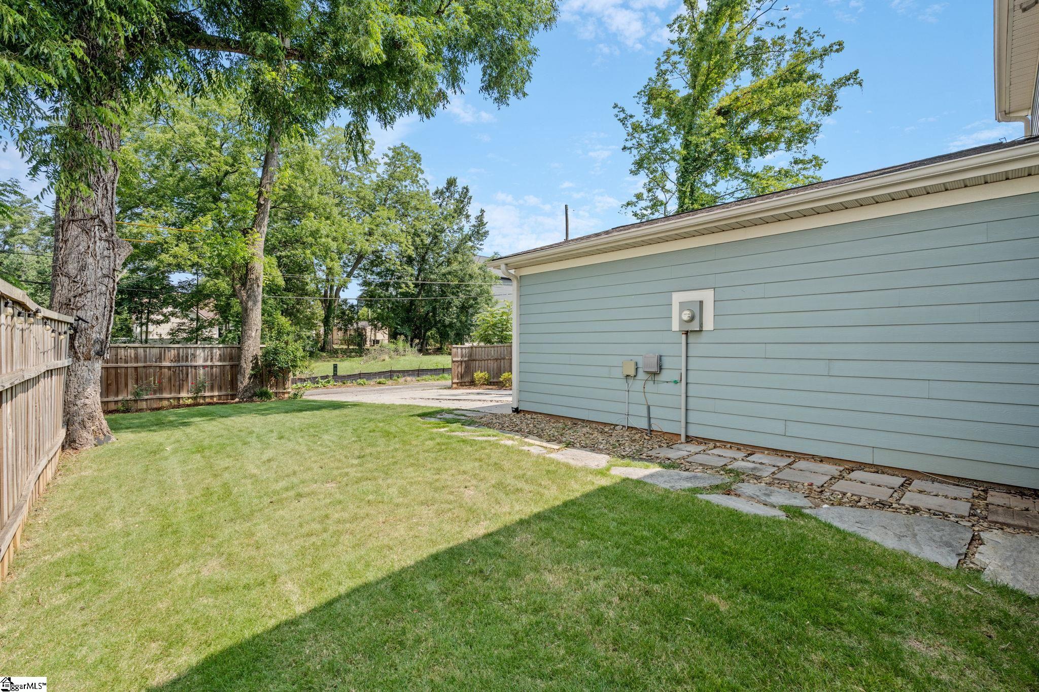 9 Winn Street Greenville, SC 29601