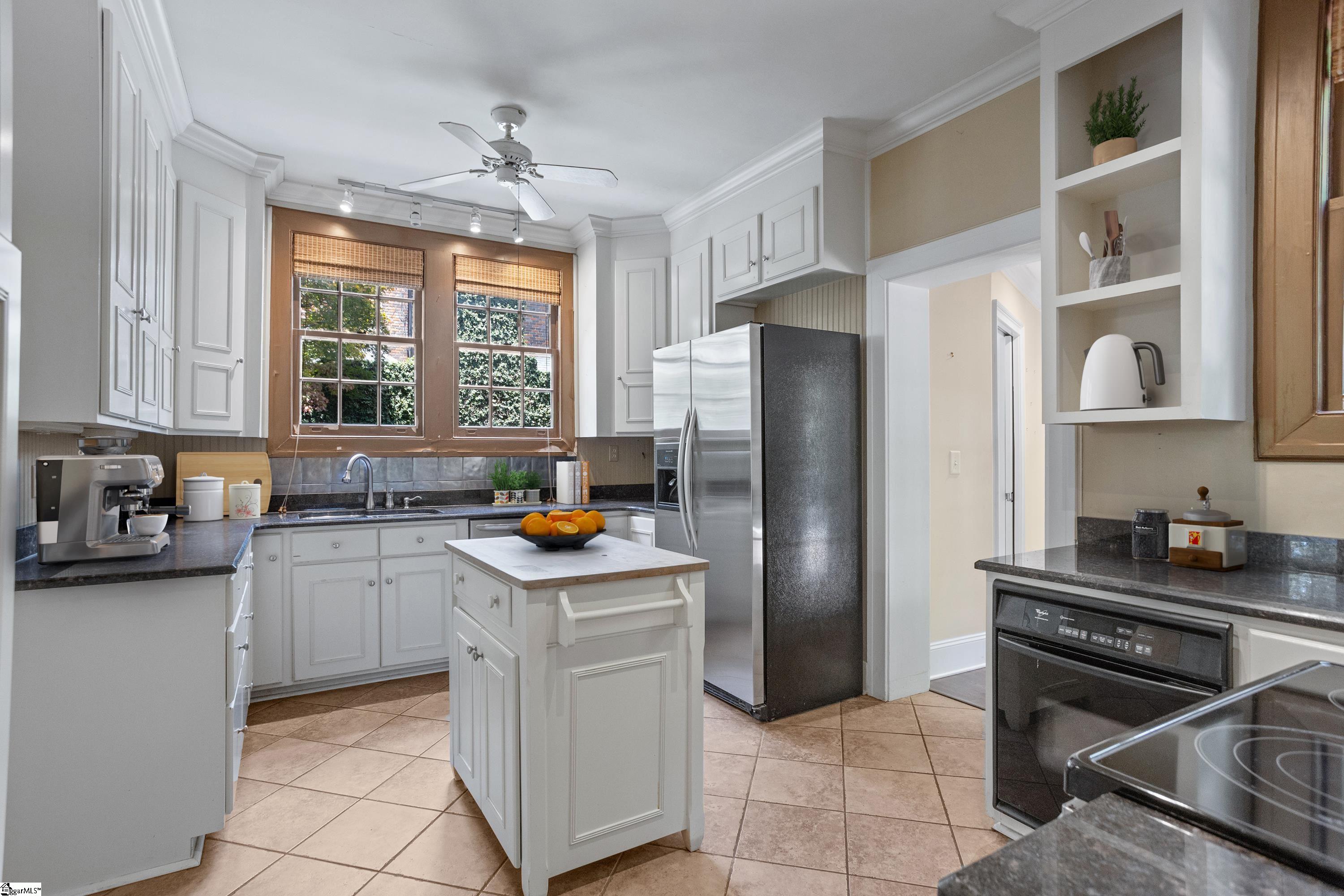 517 McDaniel Avenue Greenville, SC 29601