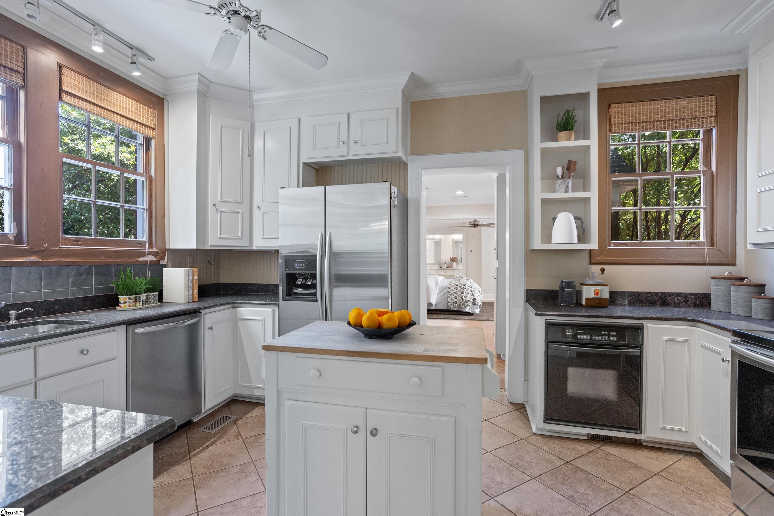 517 McDaniel Avenue Greenville, SC 29601