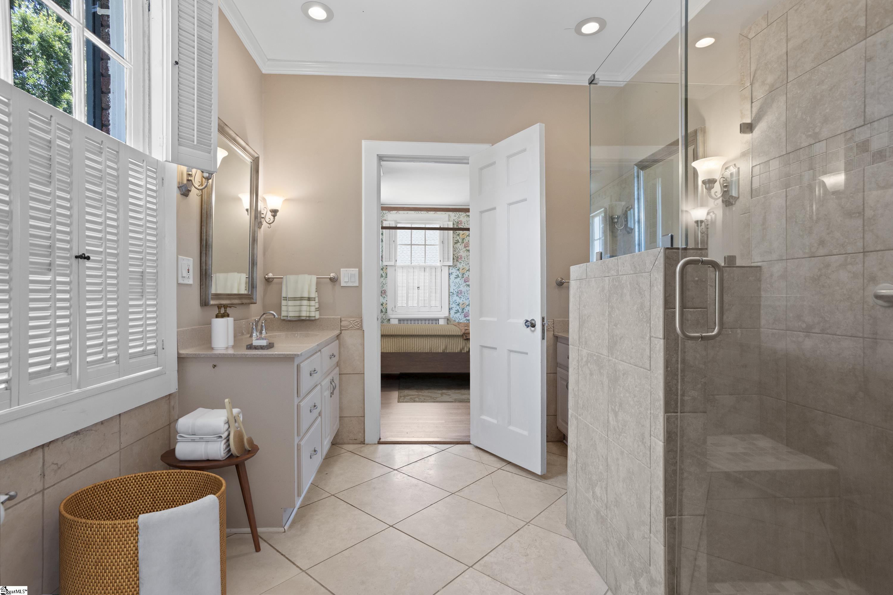 517 McDaniel Avenue Greenville, SC 29601
