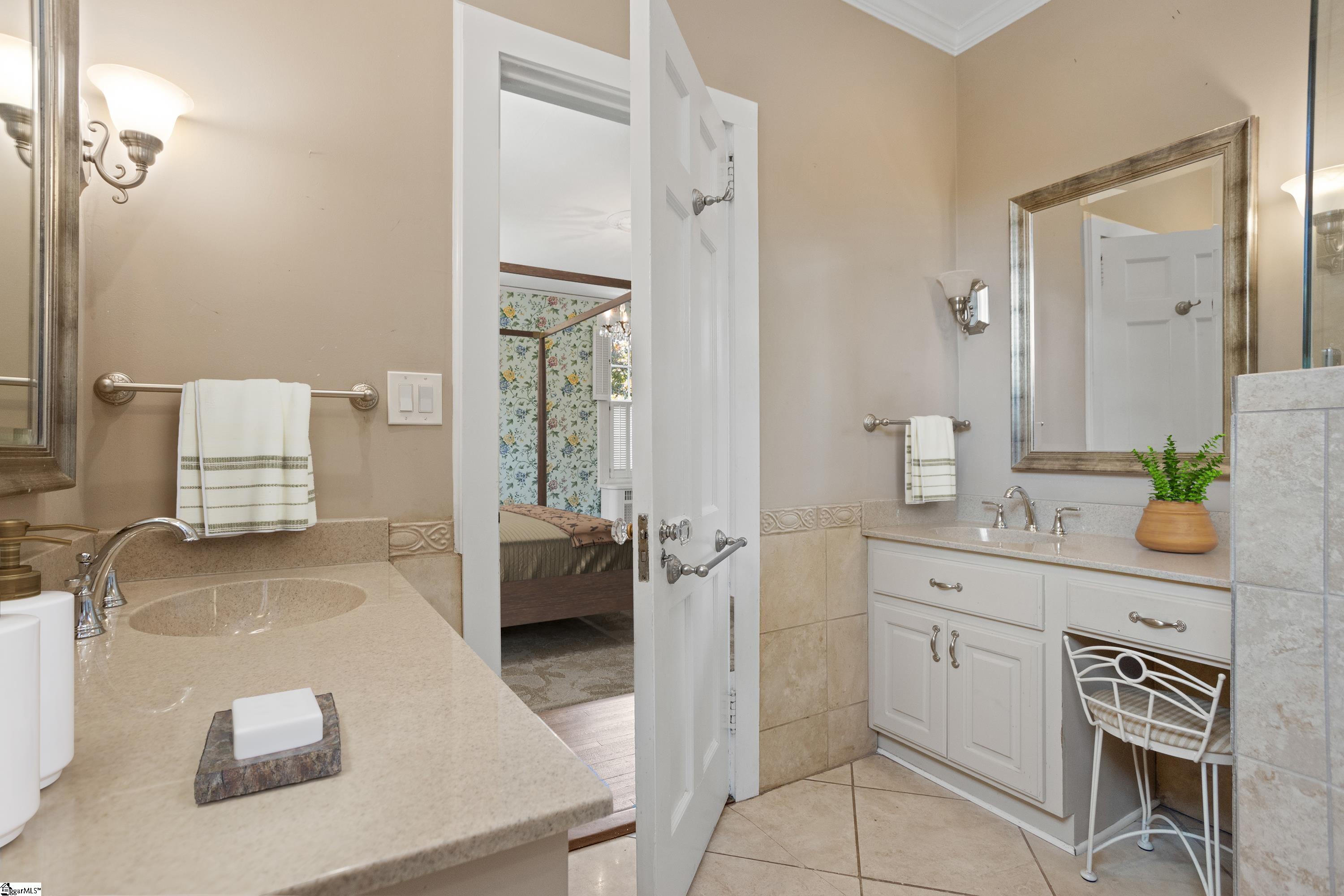517 McDaniel Avenue Greenville, SC 29601