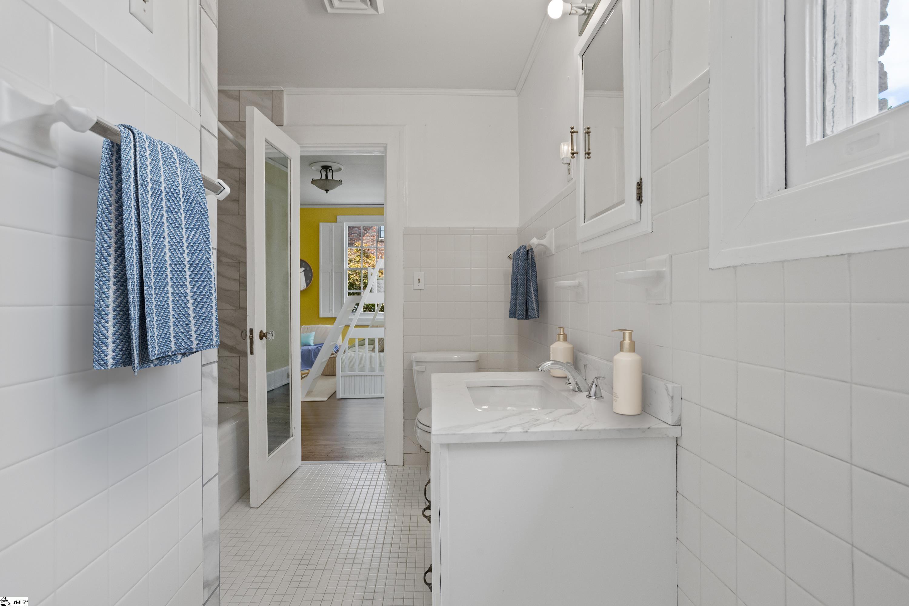 517 McDaniel Avenue Greenville, SC 29601