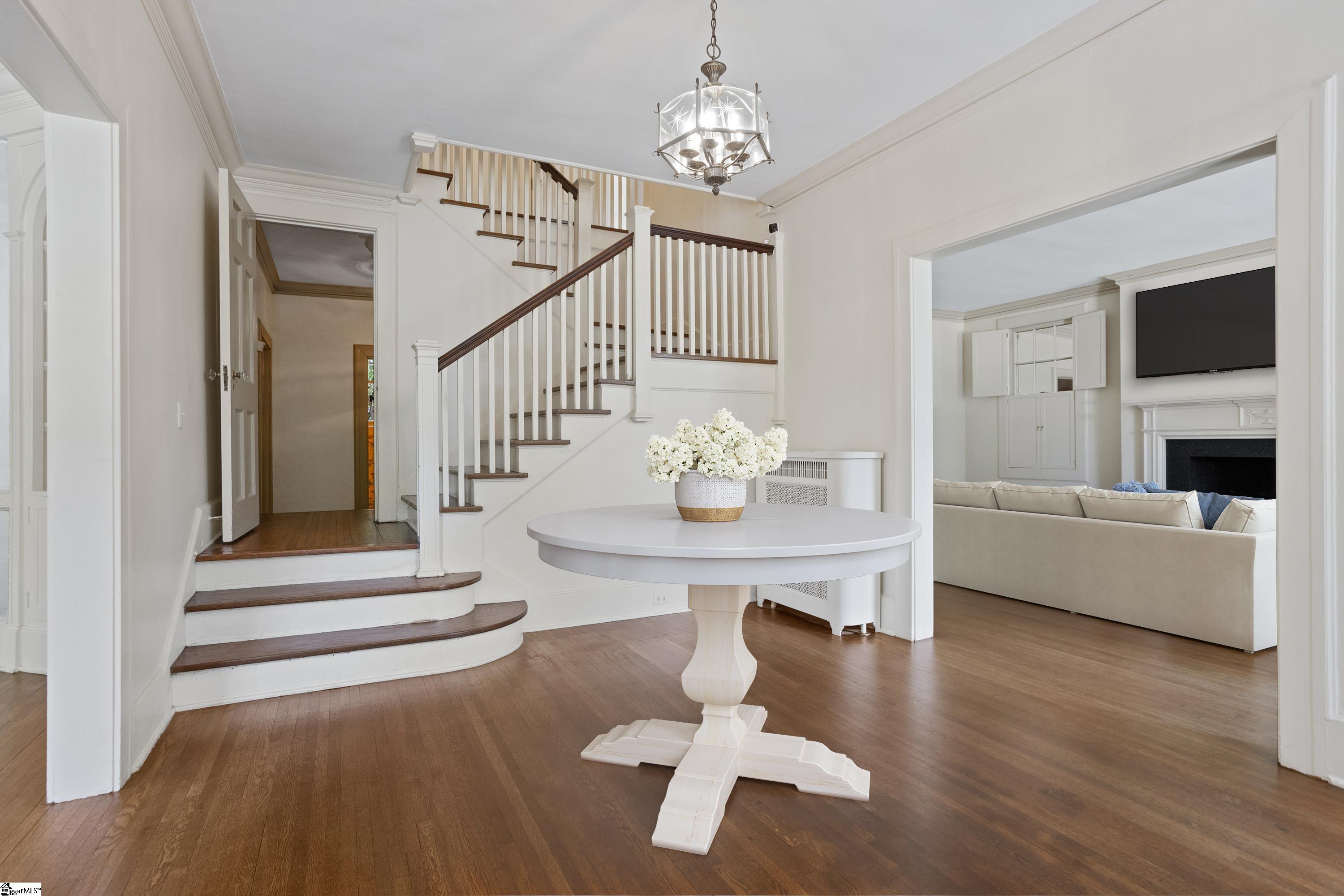 517 McDaniel Avenue Greenville, SC 29601