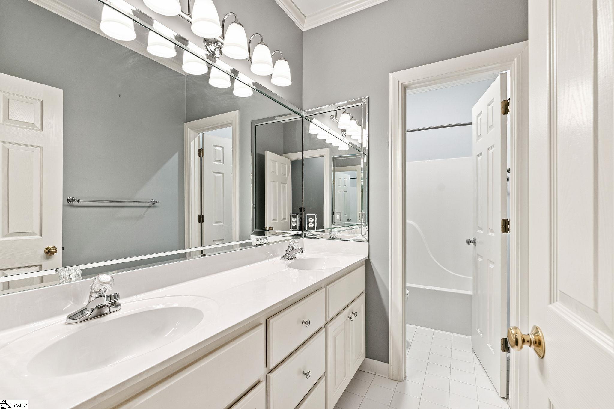 5 Kinross Row Greer, SC 29650