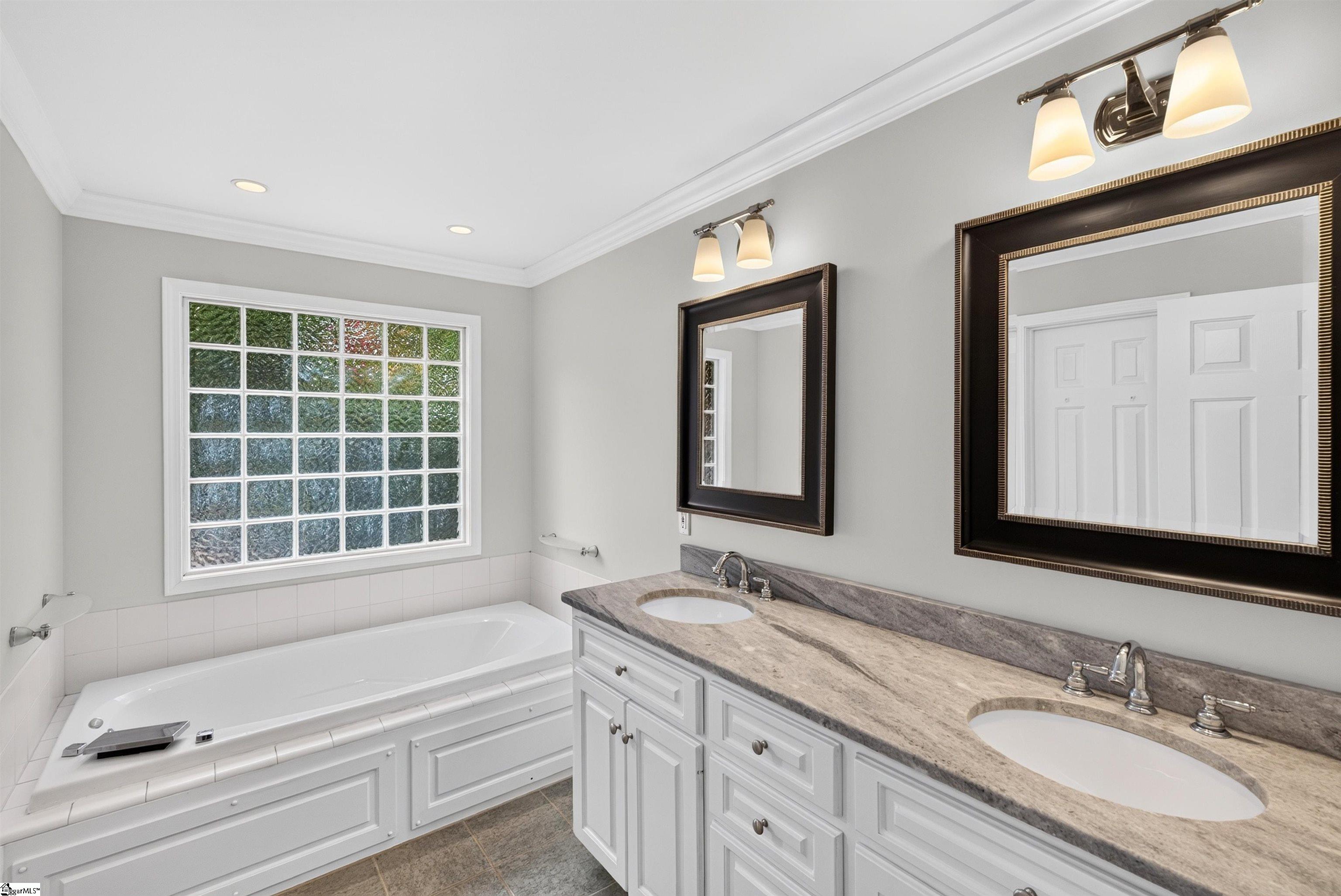 431 Willowbrook Drive Spartanburg, SC 29307