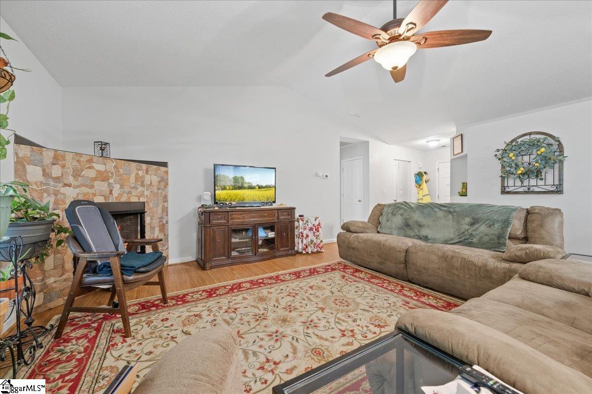 658 Timber Walk Drive Simpsonville, SC 29681