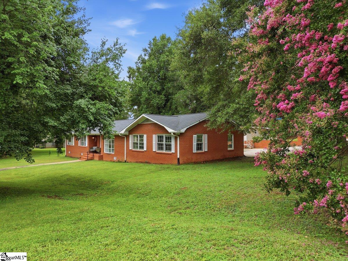 106 Pershing Street Spartanburg, SC 29302