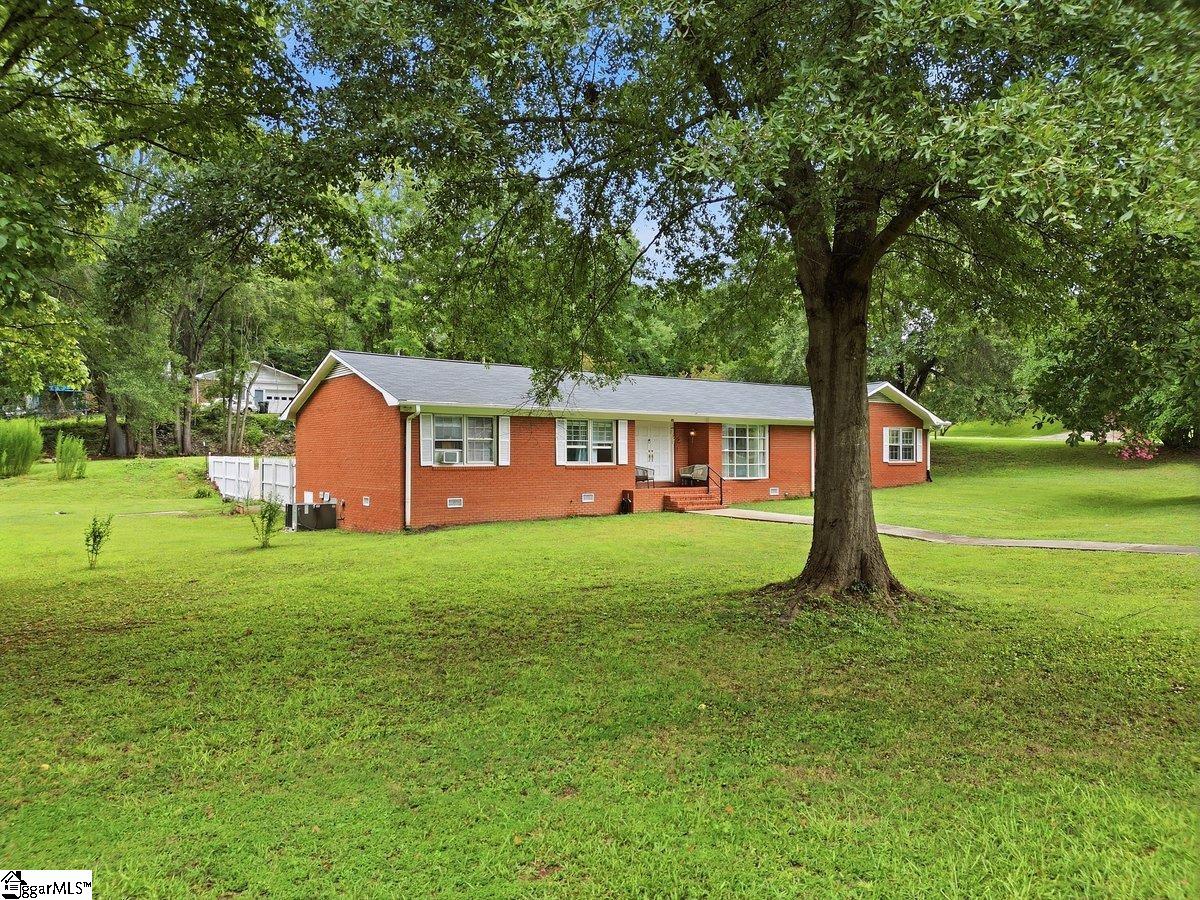 106 Pershing Street Spartanburg, SC 29302